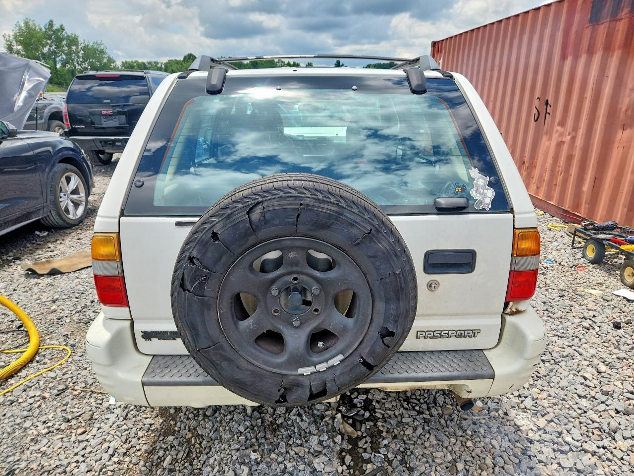 2000 Hond Passport White vin: 4S6CK58W7Y4410993