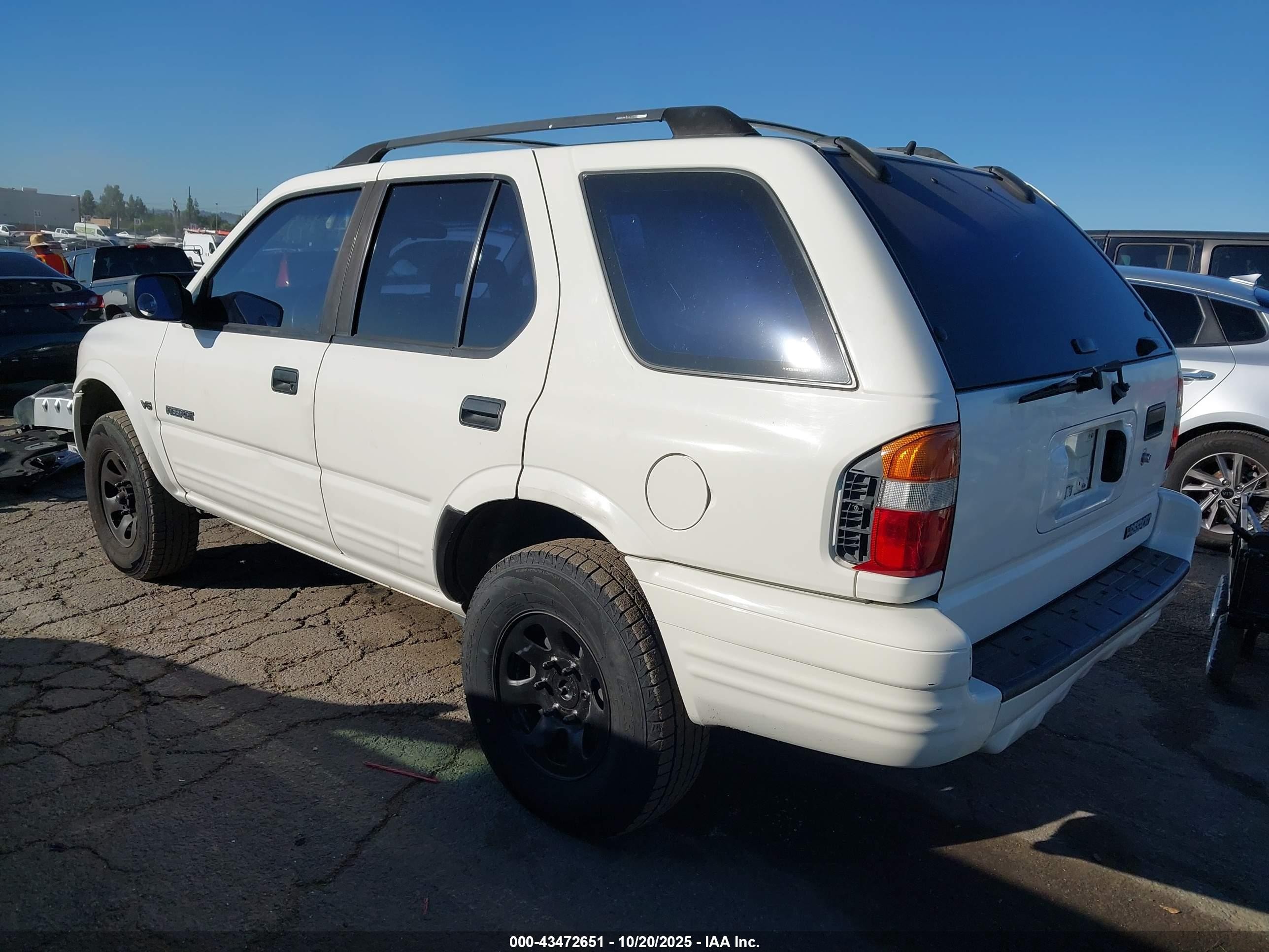 1998 Honda Passport Ex/lx White vin: 4S6CK58W8W4418971