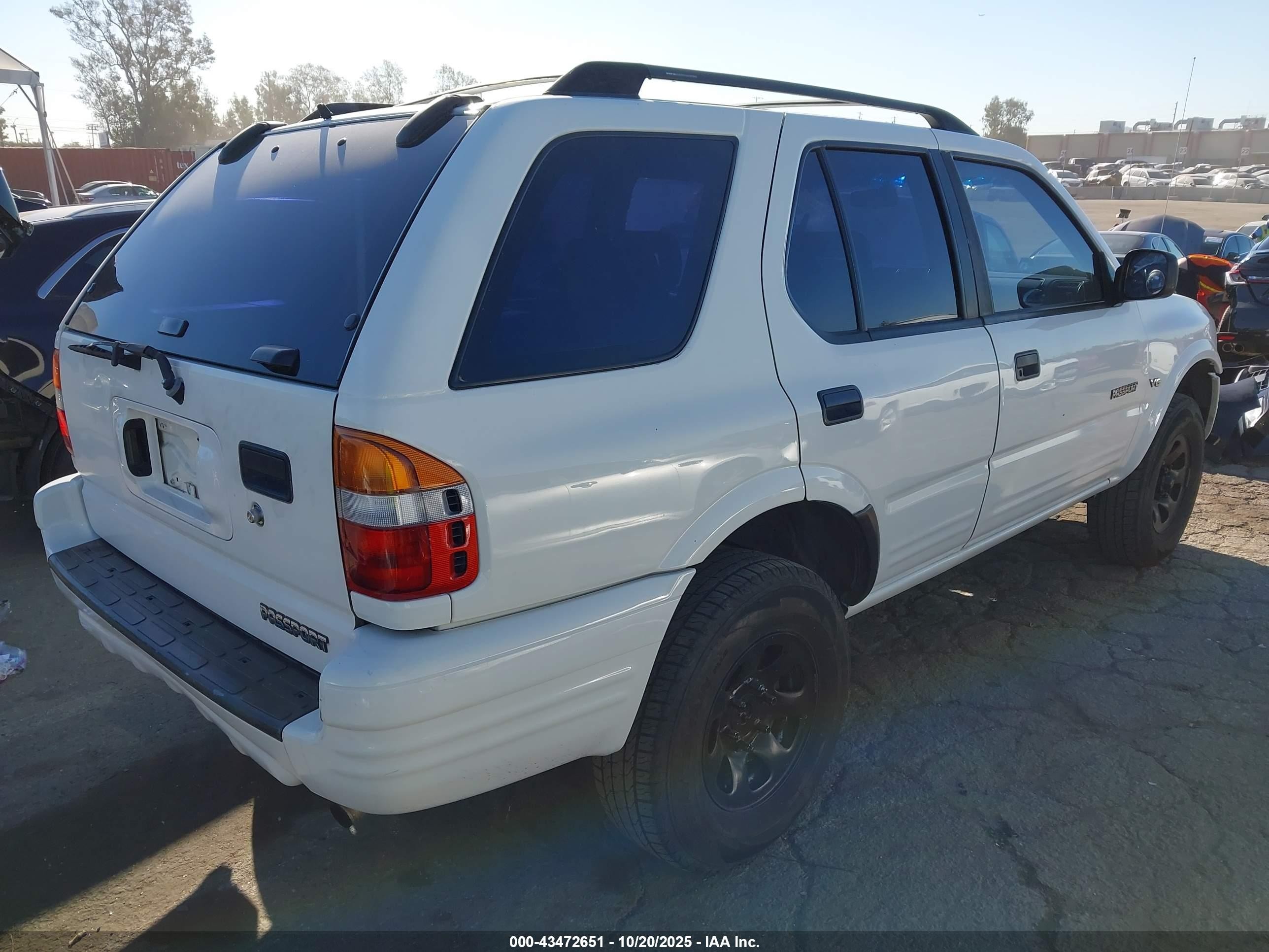 1998 Honda Passport Ex/lx White vin: 4S6CK58W8W4418971