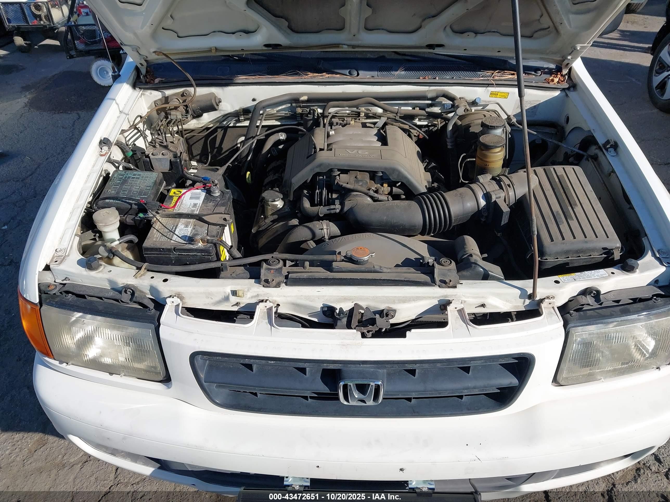 1998 Honda Passport Ex/lx White vin: 4S6CK58W8W4418971