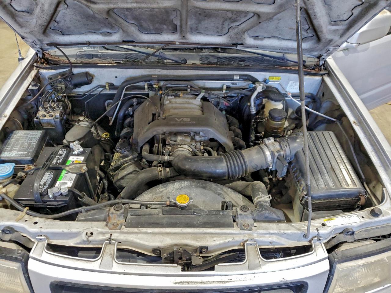 1999 Honda Passport Ex Серебряный vin: 4S6CK58W8X4413903