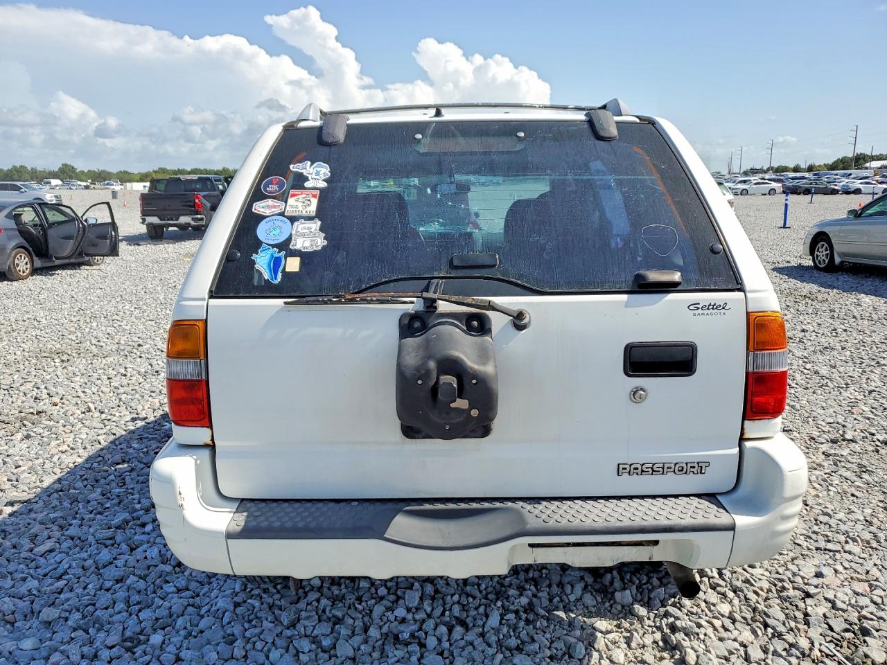 2001 Honda Passport Ex White vin: 4S6CK58WX14409908