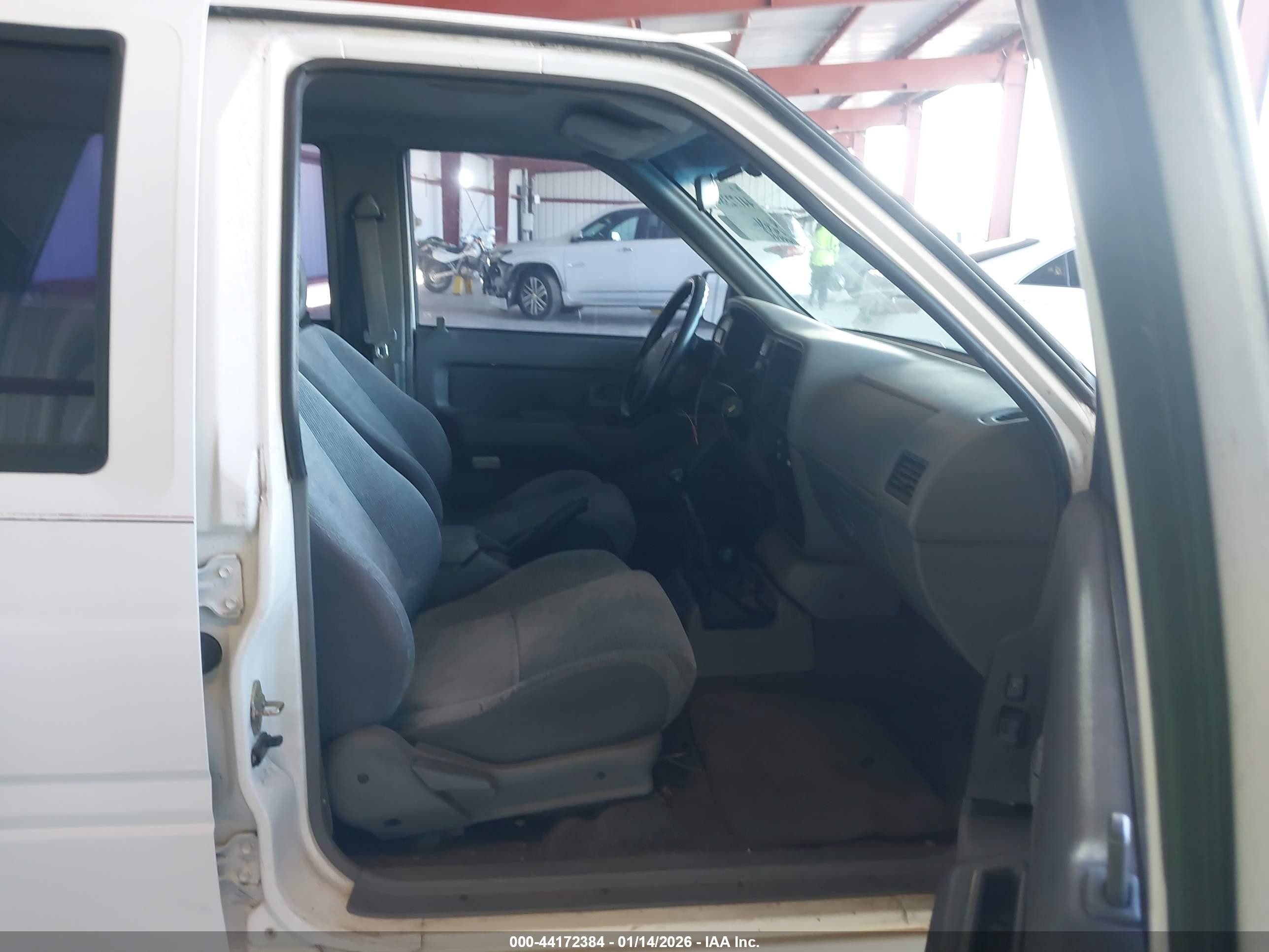 1995 Honda Passport Ex/lx White vin: 4S6CM58V2S4434336