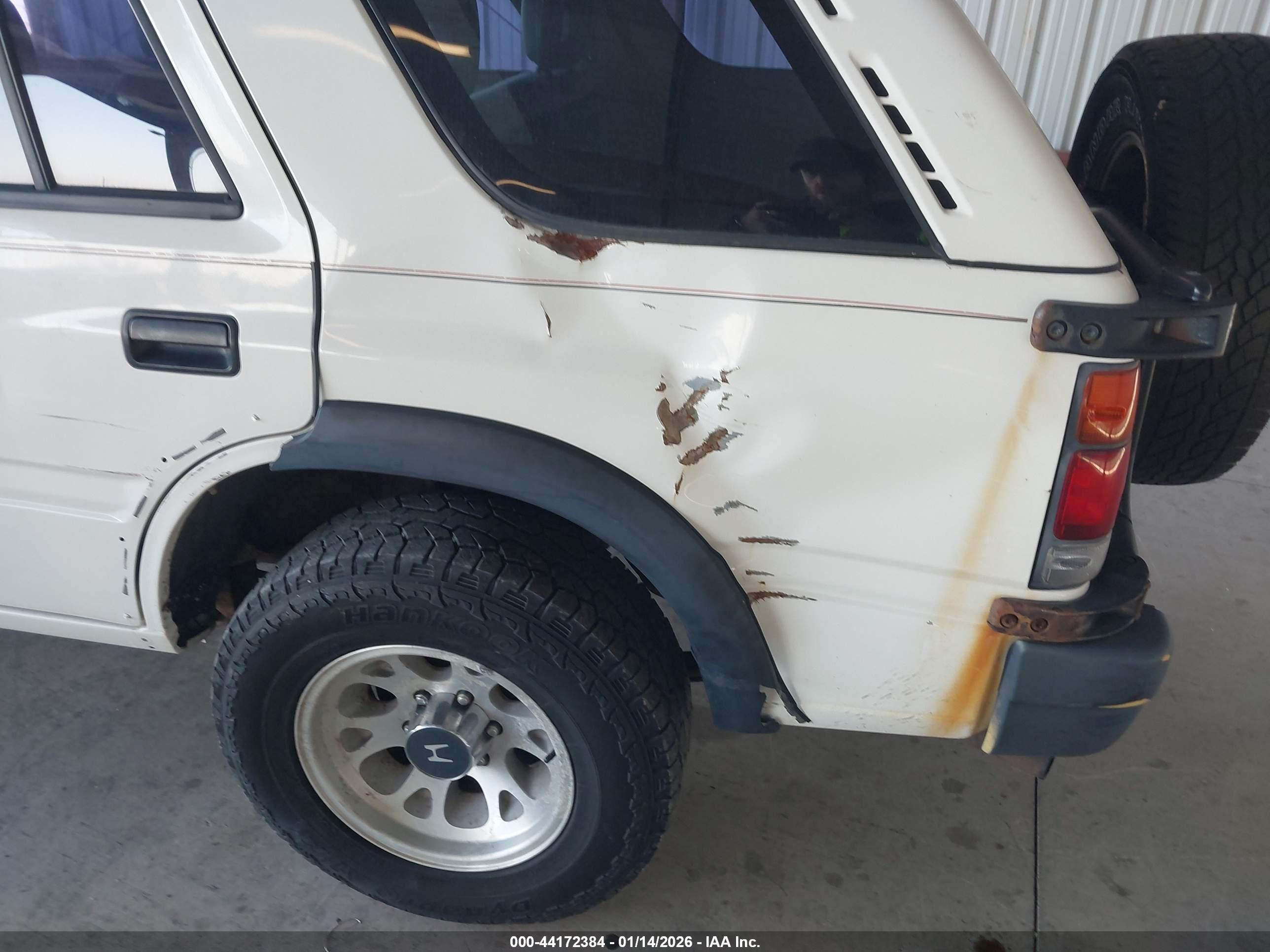 1995 Honda Passport Ex/lx White vin: 4S6CM58V2S4434336