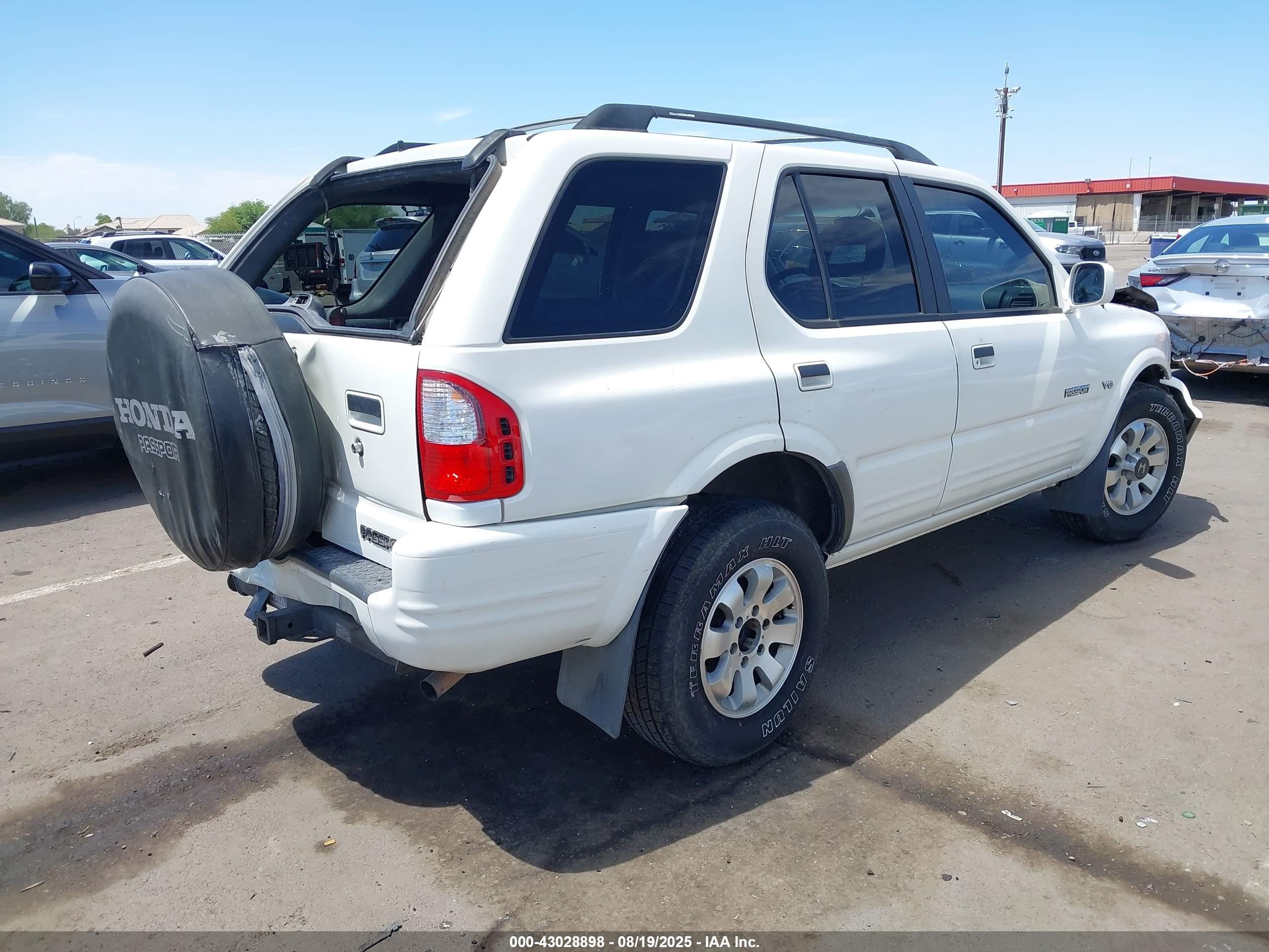 1998 Honda Passport Ex/lx White vin: 4S6CM58W1W4400077
