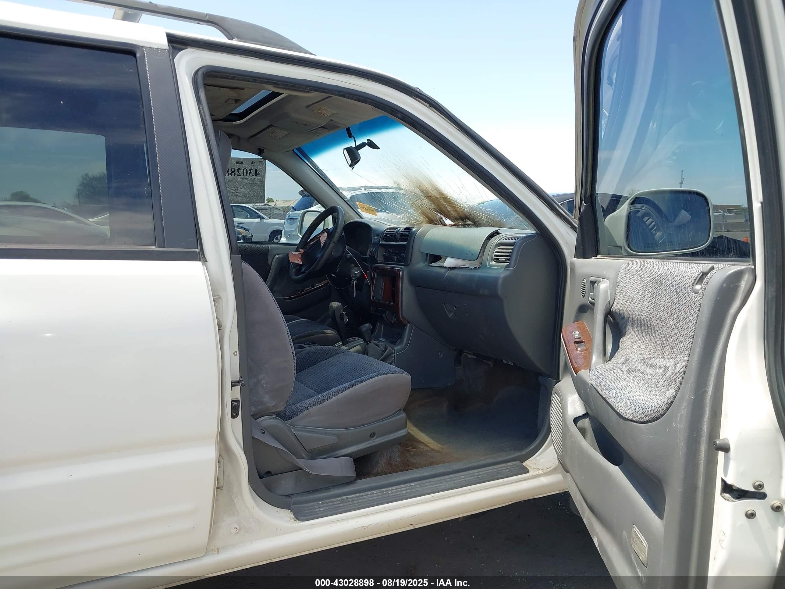1998 Honda Passport Ex/lx White vin: 4S6CM58W1W4400077