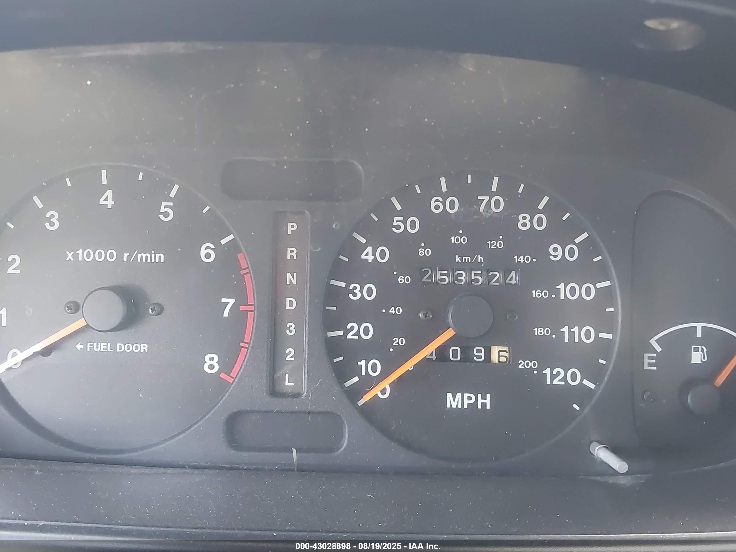 1998 Honda Passport Ex/lx White vin: 4S6CM58W1W4400077