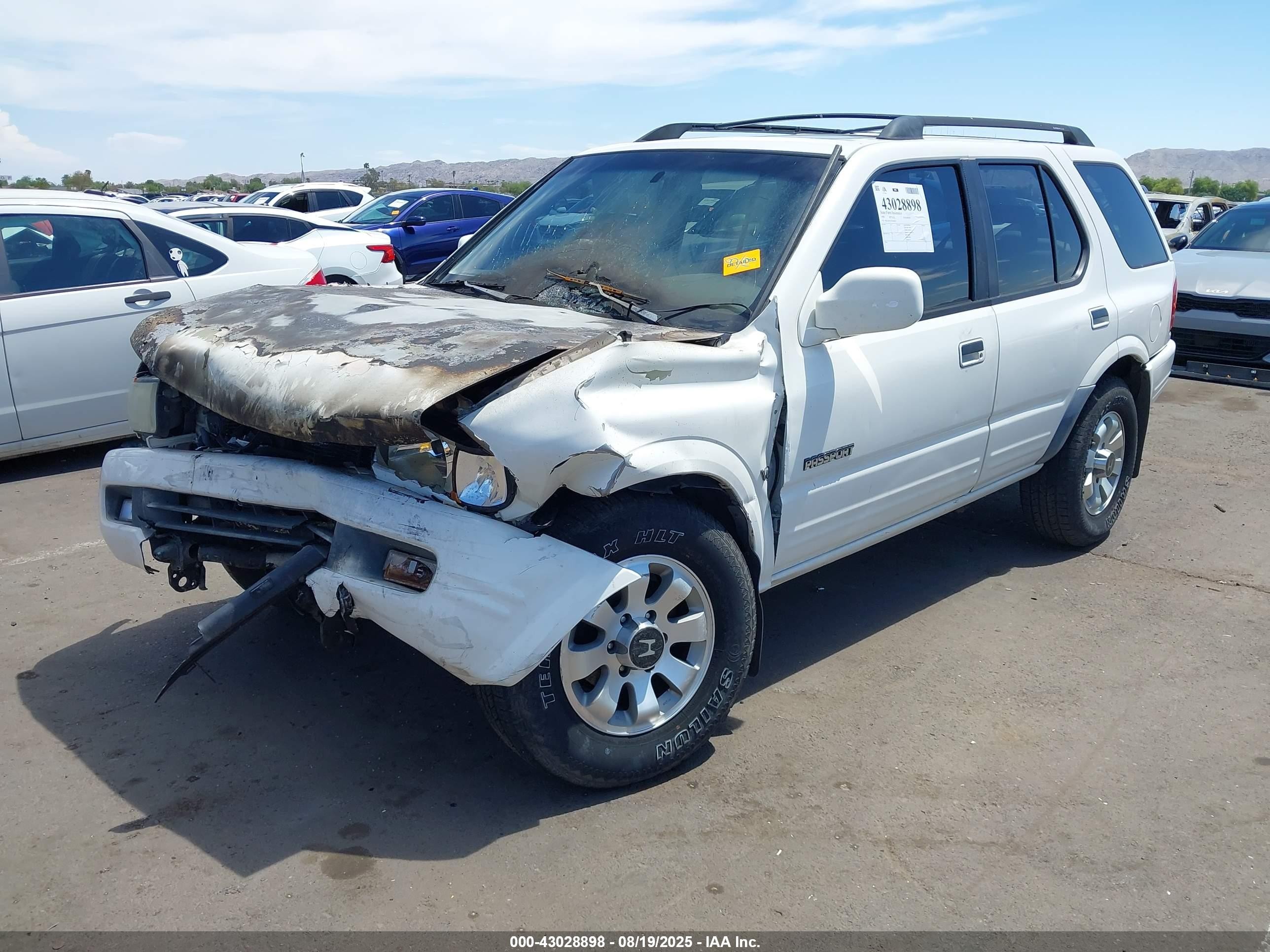 1998 Honda Passport Ex/lx White vin: 4S6CM58W1W4400077