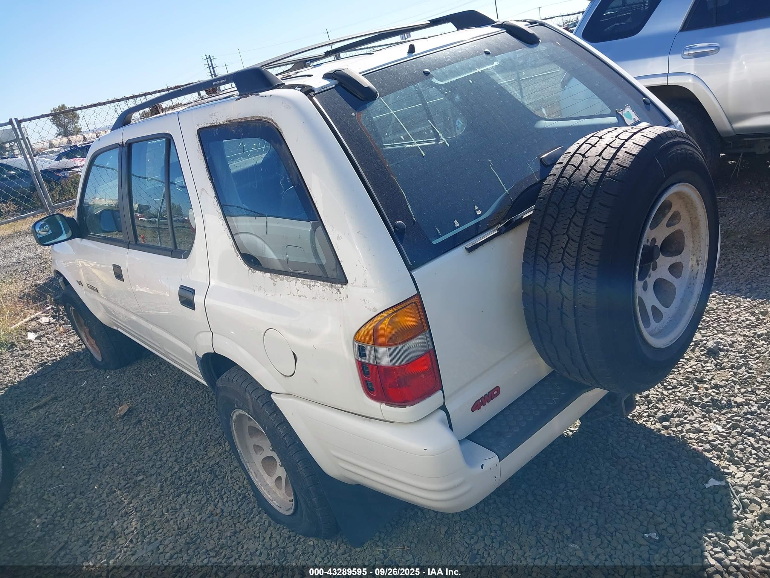 1998 Honda Passport Ex/lx White vin: 4S6CM58W1W4416635