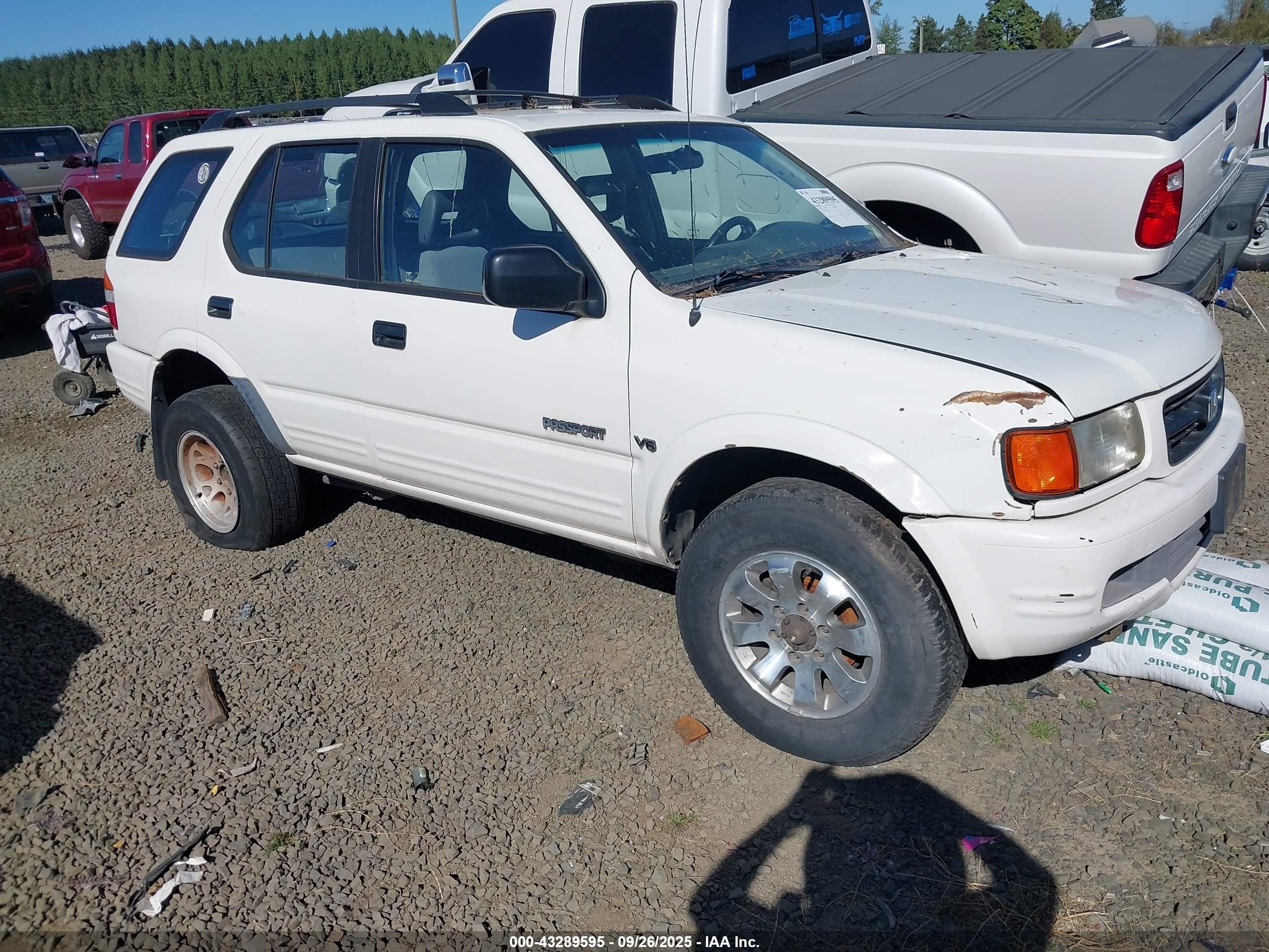 1998 Honda Passport Ex/lx White vin: 4S6CM58W1W4416635