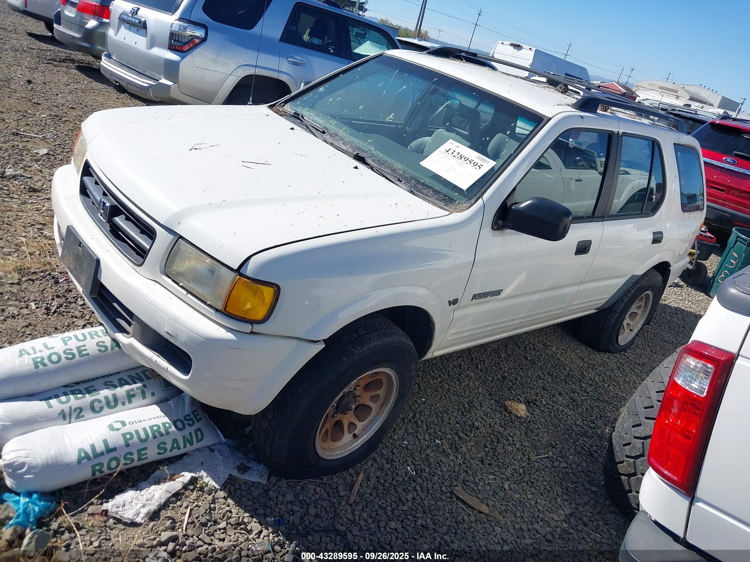 1998 Honda Passport Ex/lx White vin: 4S6CM58W1W4416635