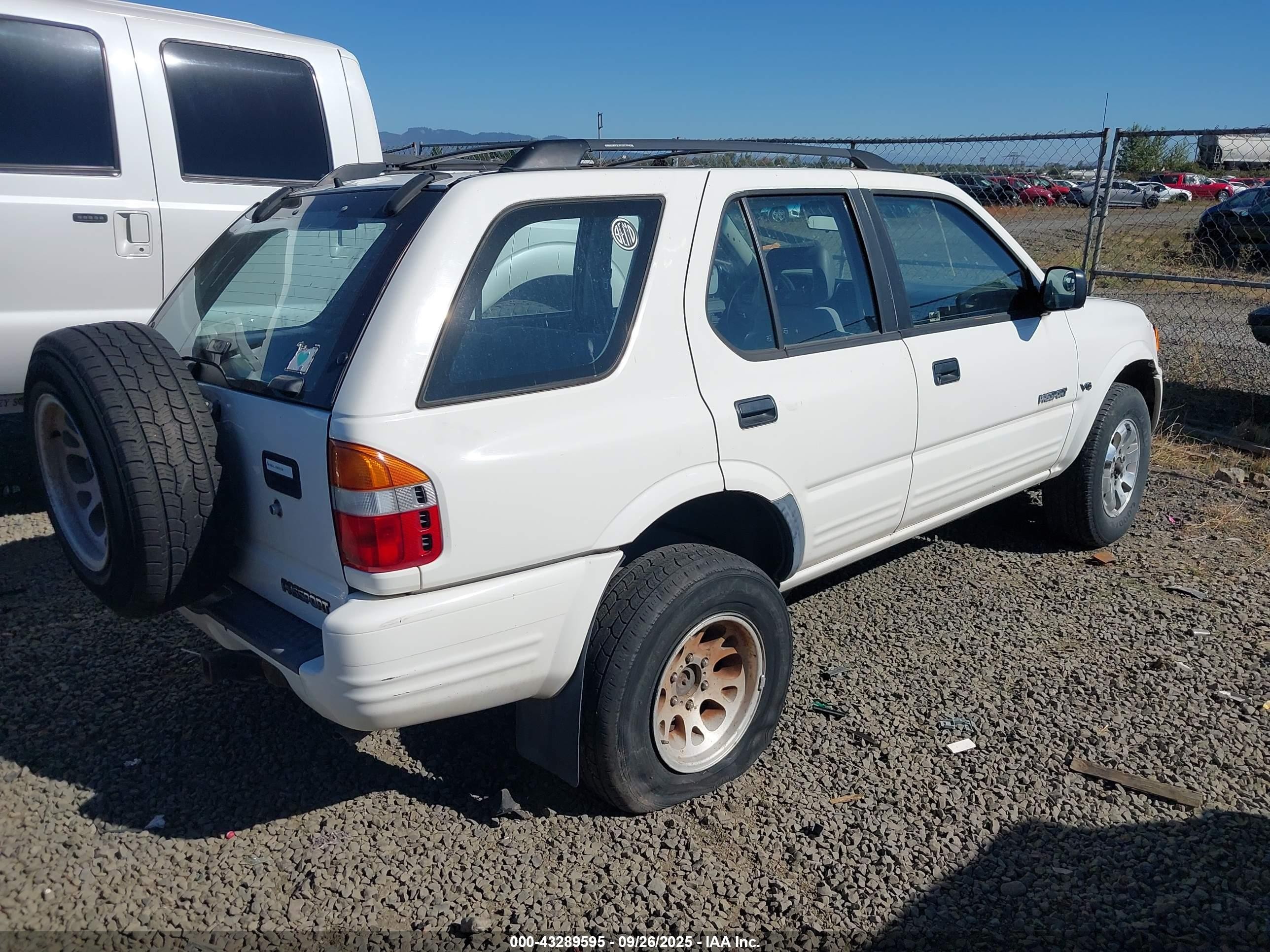 1998 Honda Passport Ex/lx White vin: 4S6CM58W1W4416635