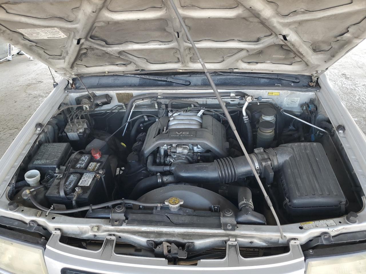 1998 Honda Passport Ex Silver vin: 4S6CM58W3W4408746