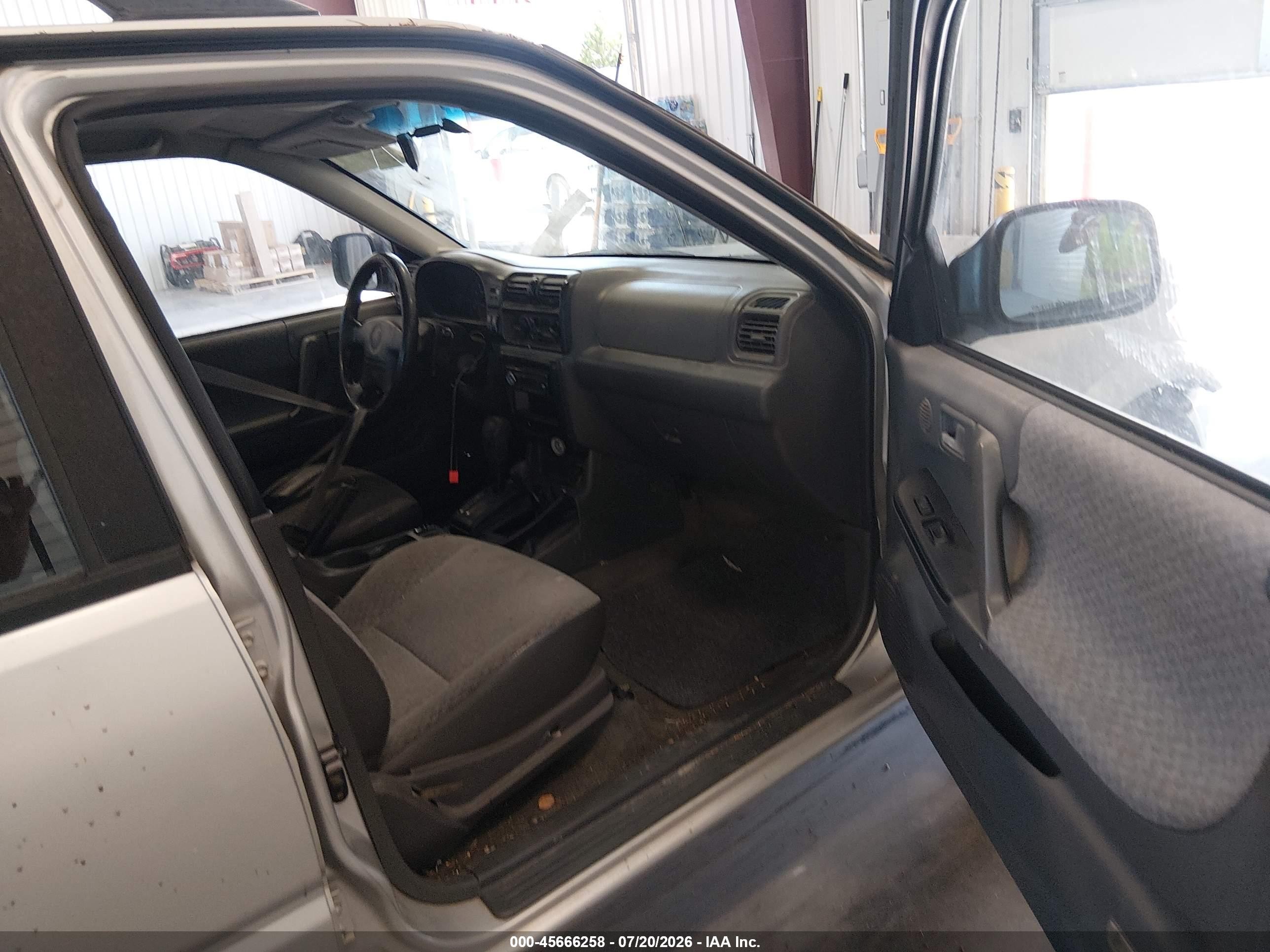 1999 Honda Passport Ex/lx Silver vin: 4S6CM58W4X4427226