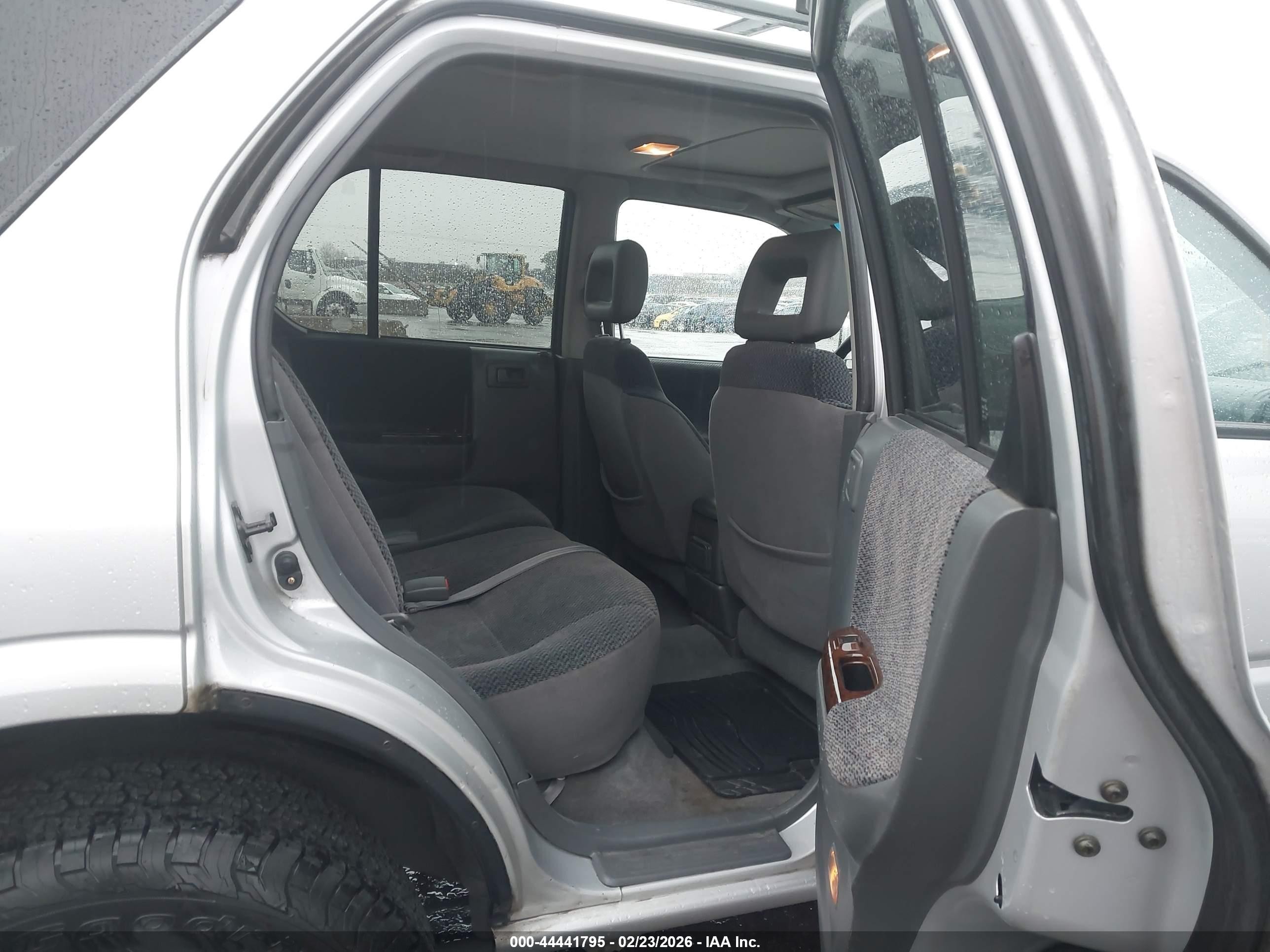 1999 Honda Passport Ex/lx Silver vin: 4S6CM58W6X4406314