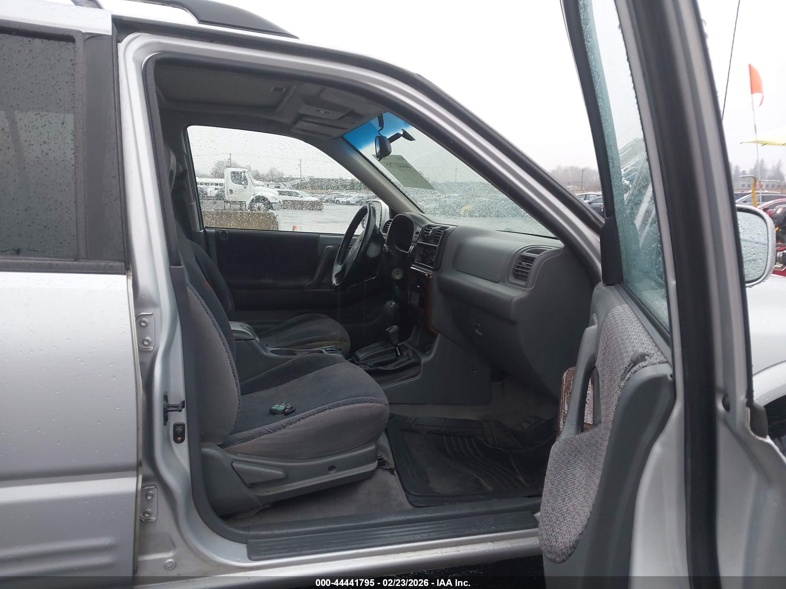 1999 Honda Passport Ex/lx Silver vin: 4S6CM58W6X4406314