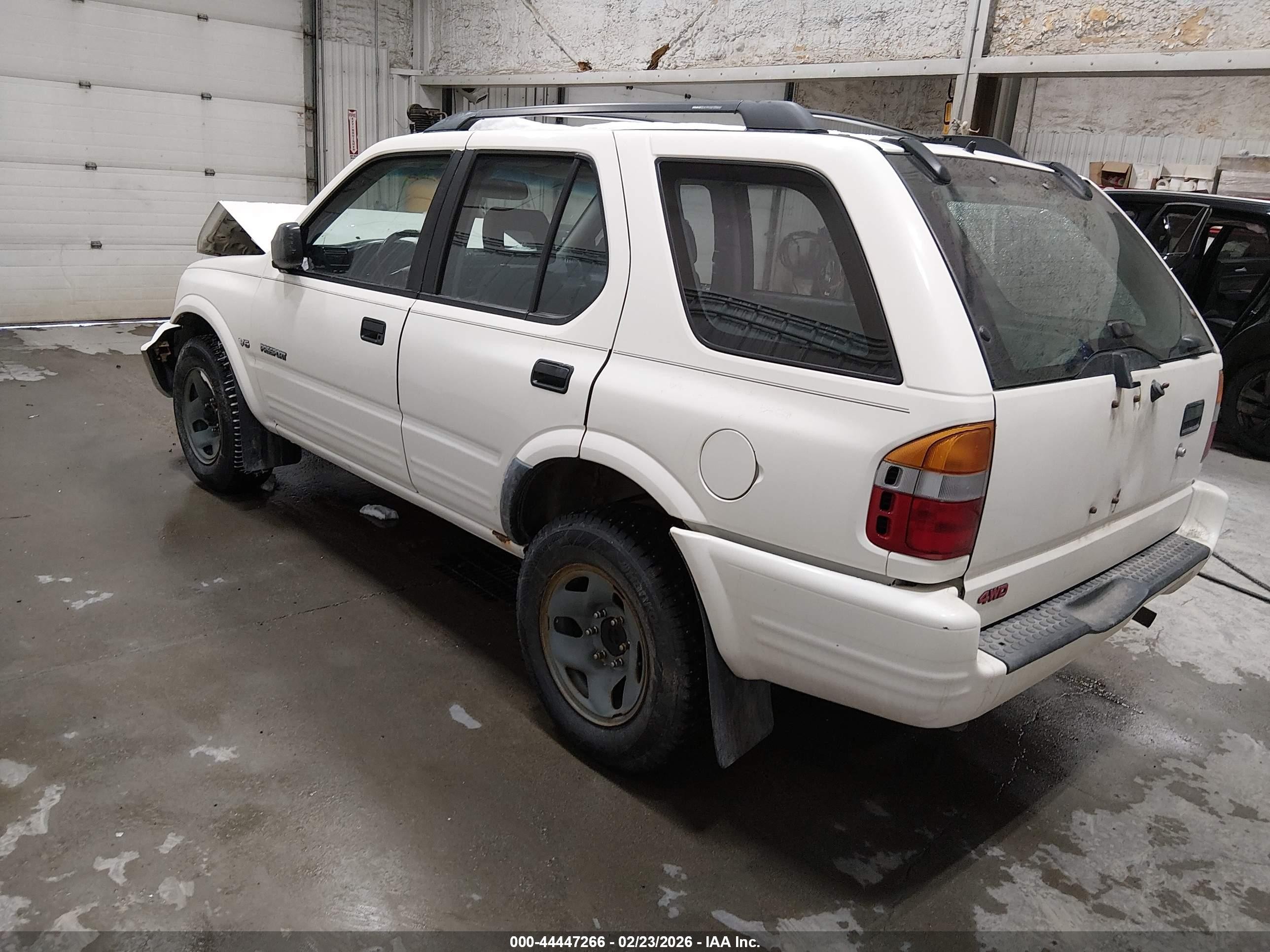 1999 Honda Passport Ex/lx White vin: 4S6CM58W7X4411330