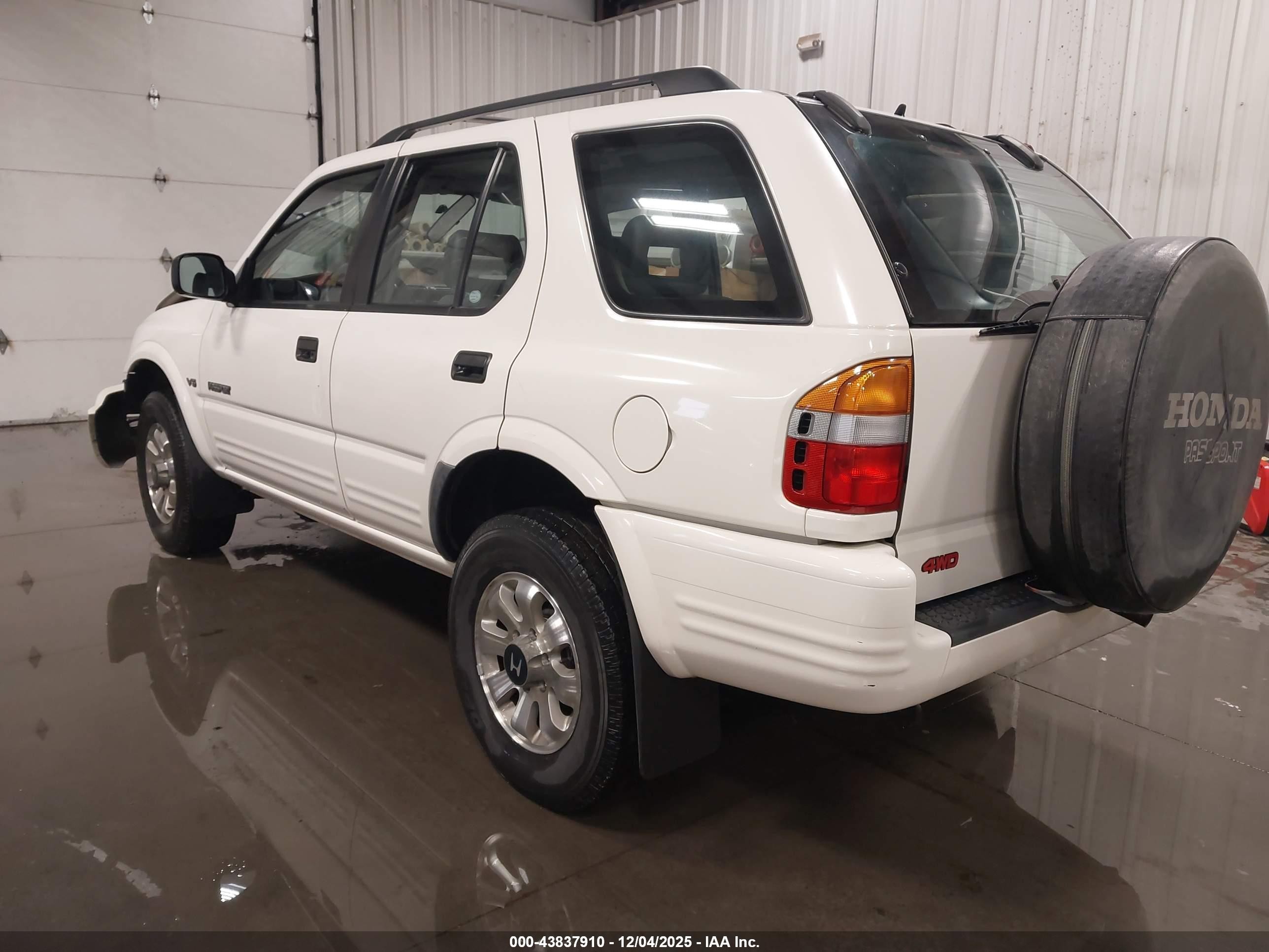 1999 Honda Passport Ex/lx White vin: 4S6CM58W7X4422411