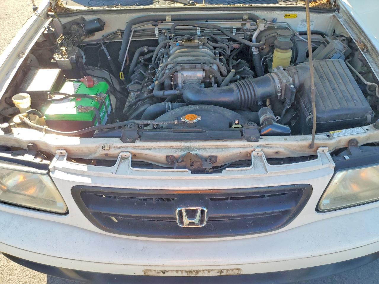 2001 Honda Passport Ex White vin: 4S6DM58W214400540