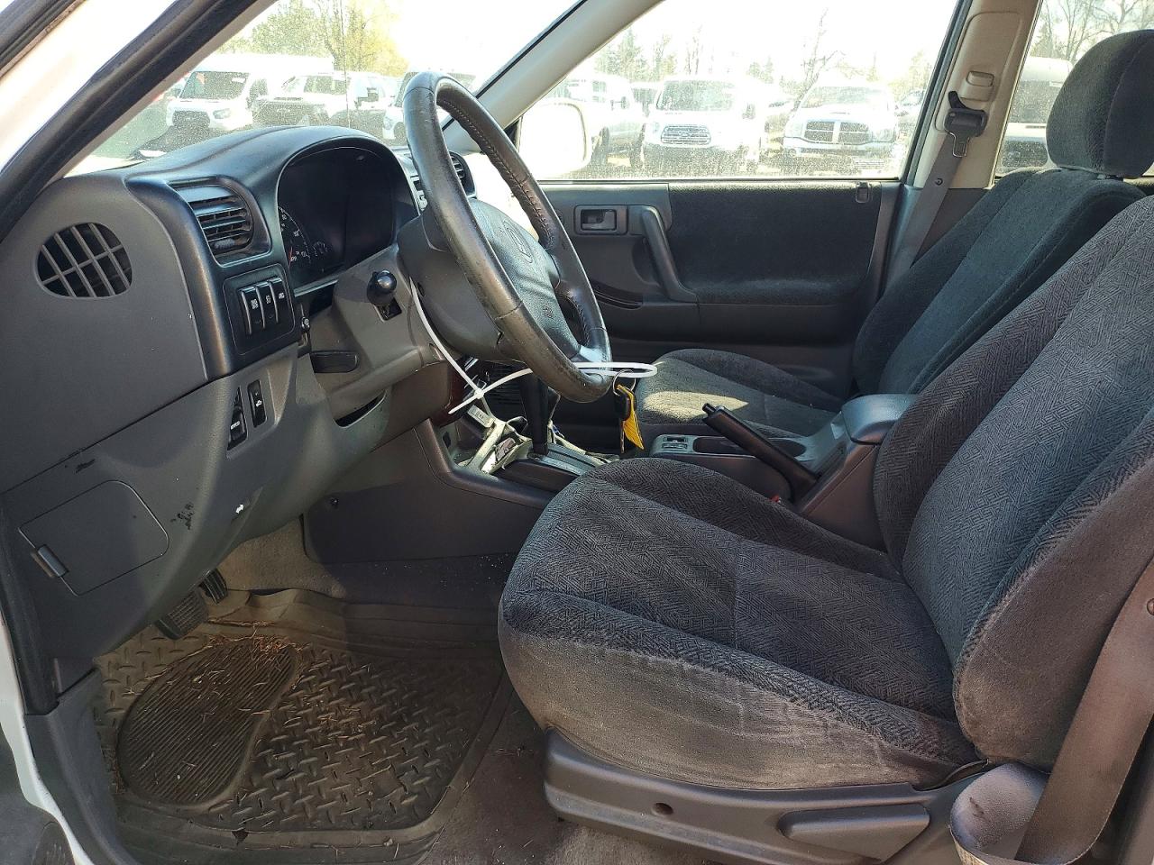 2001 Honda Passport Ex White vin: 4S6DM58W214400540