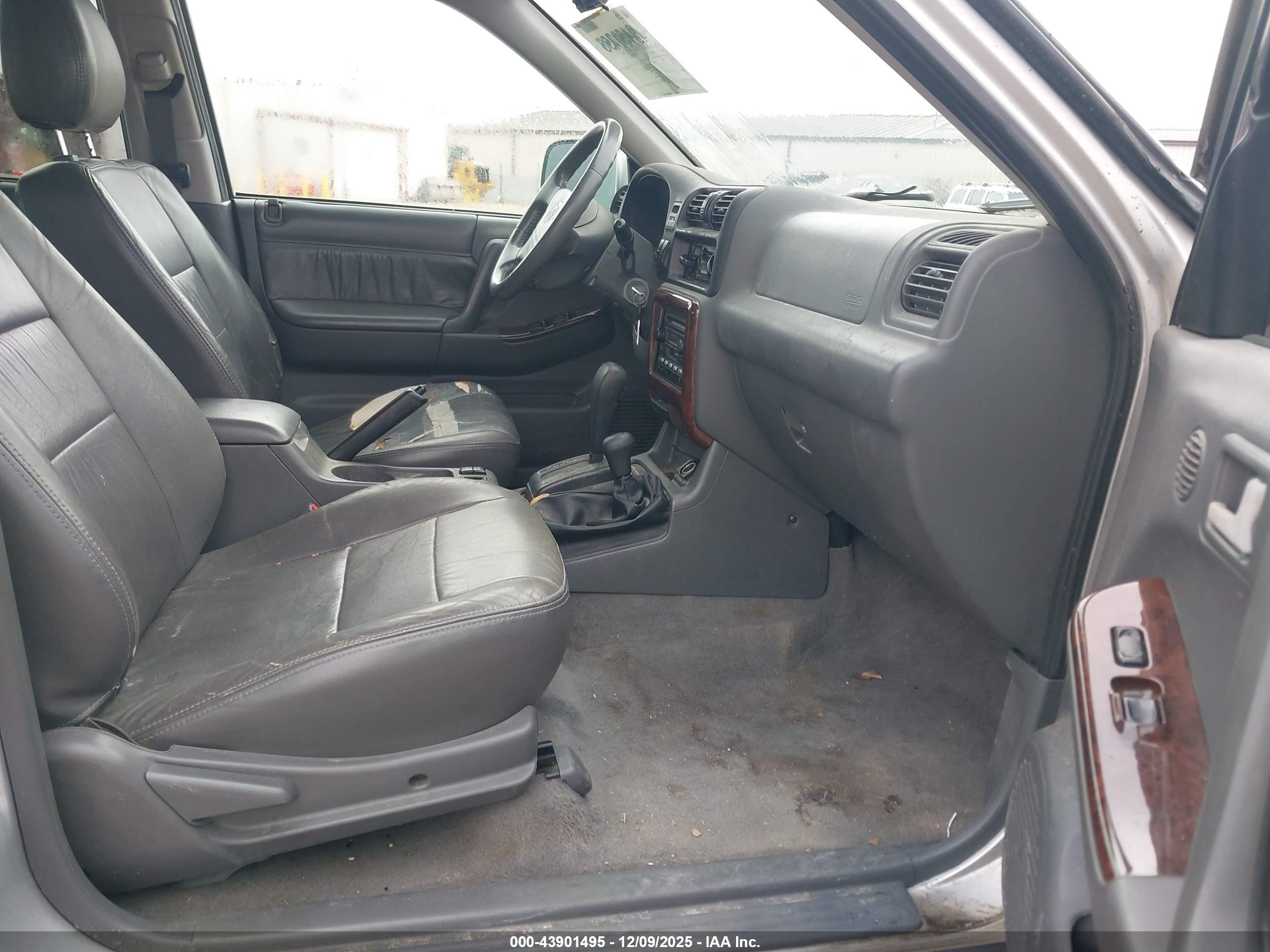 2001 Honda Passport Ex/lx Silver vin: 4S6DM58W214400568
