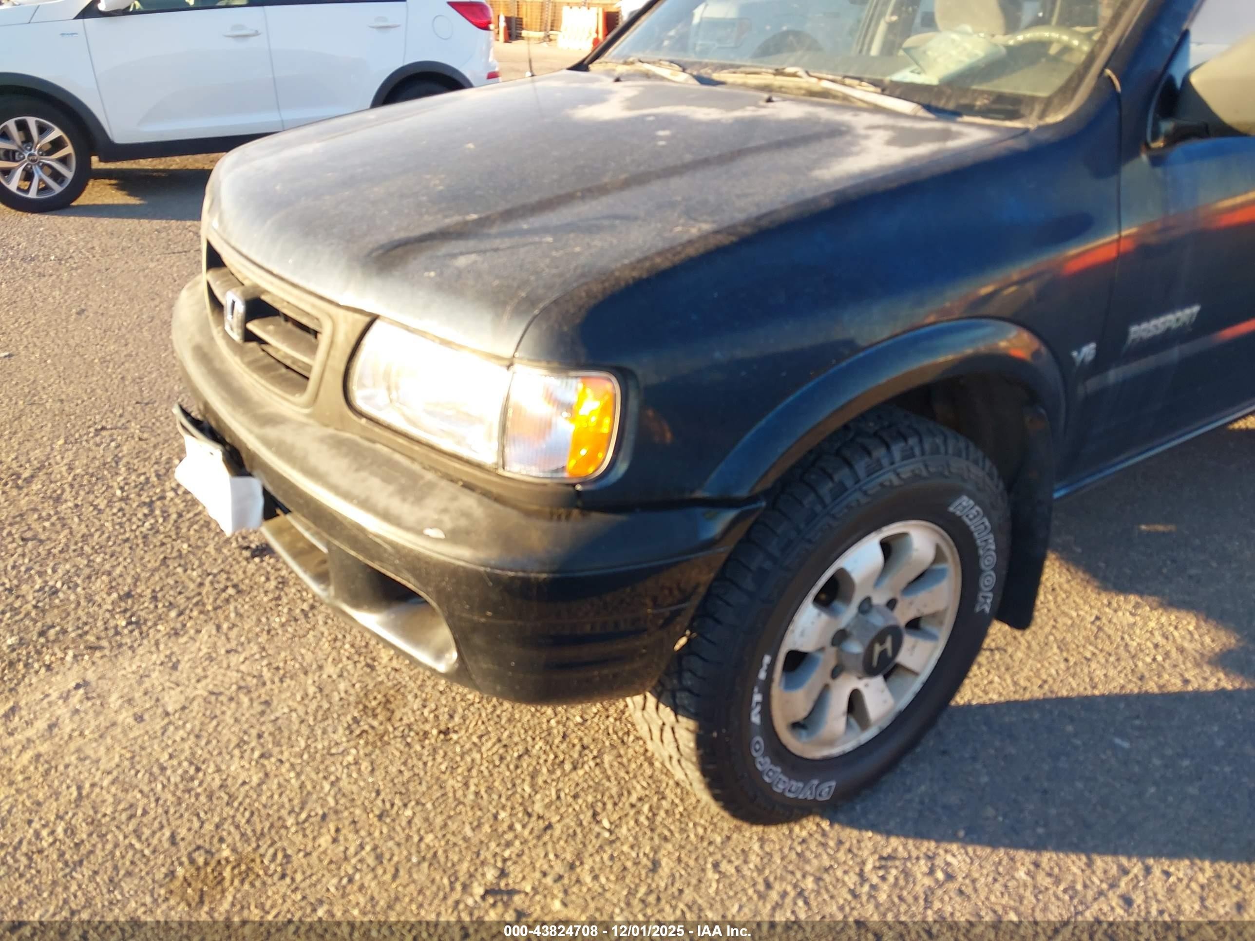 2000 Honda Passport Ex/lx Black vin: 4S6DM58W2Y4409863