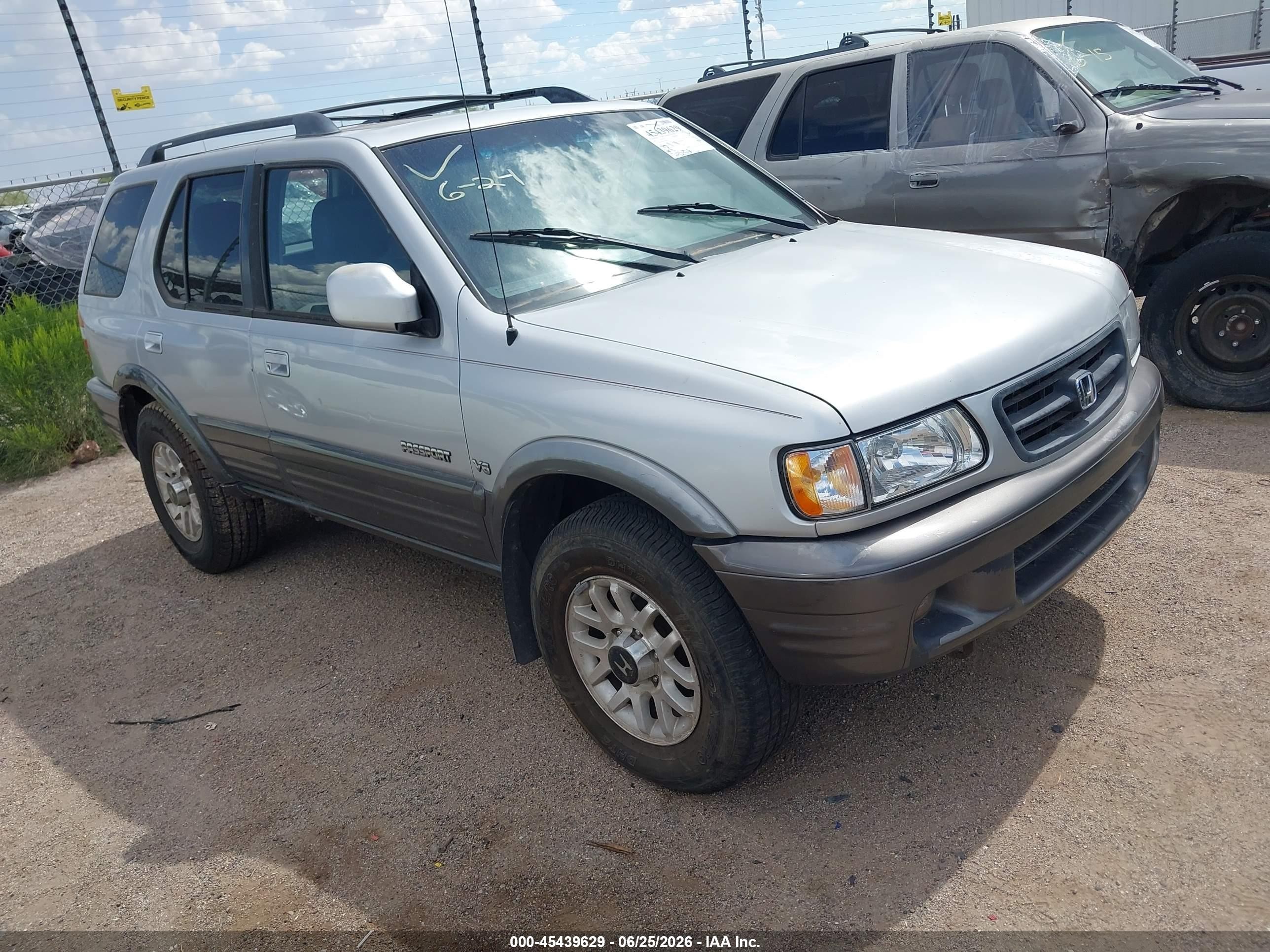 2000 Honda Passport Ex/lx Silver vin: 4S6DM58W4Y4407628