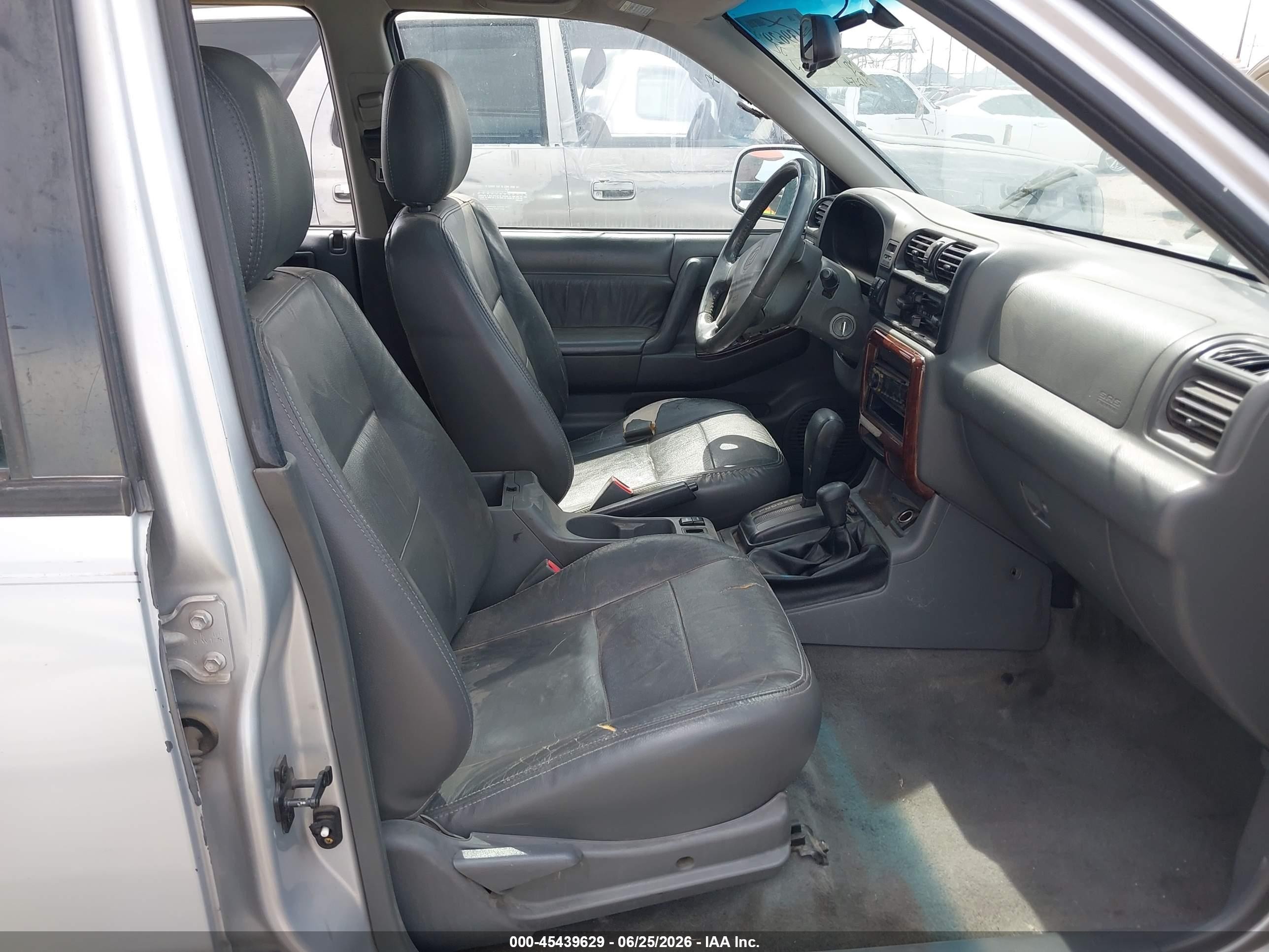 2000 Honda Passport Ex/lx Silver vin: 4S6DM58W4Y4407628