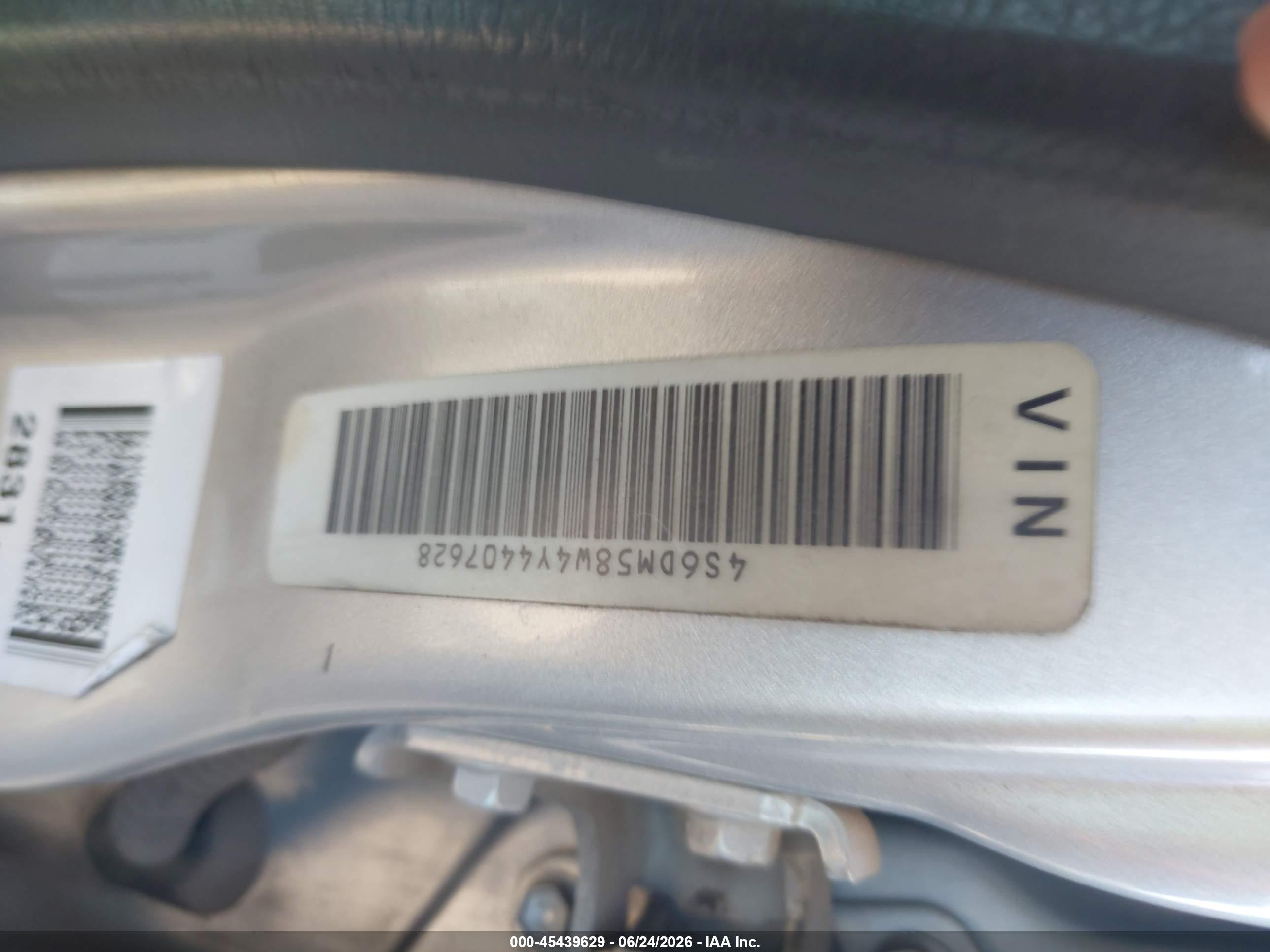 2000 Honda Passport Ex/lx Silver vin: 4S6DM58W4Y4407628