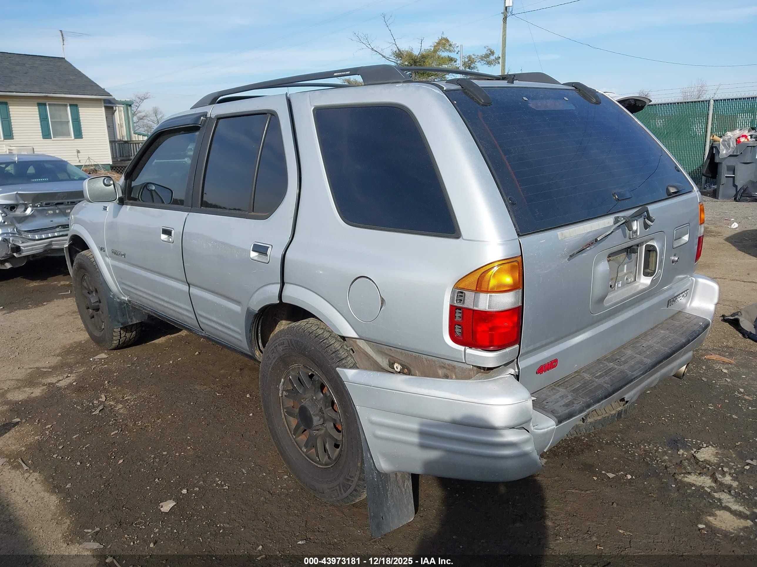 2000 Honda Passport Ex/lx Silver vin: 4S6DM58W5Y4411140