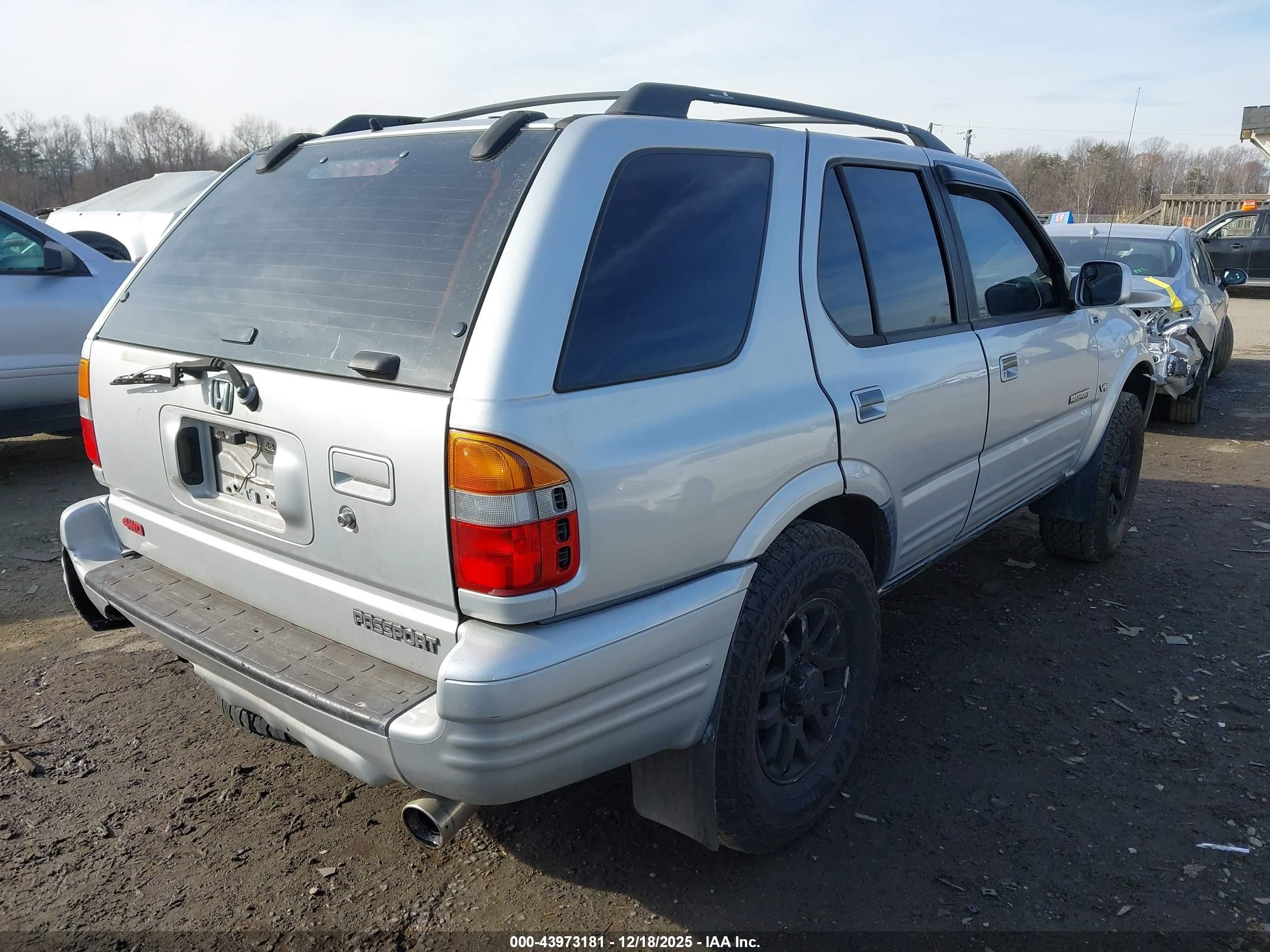 2000 Honda Passport Ex/lx Silver vin: 4S6DM58W5Y4411140