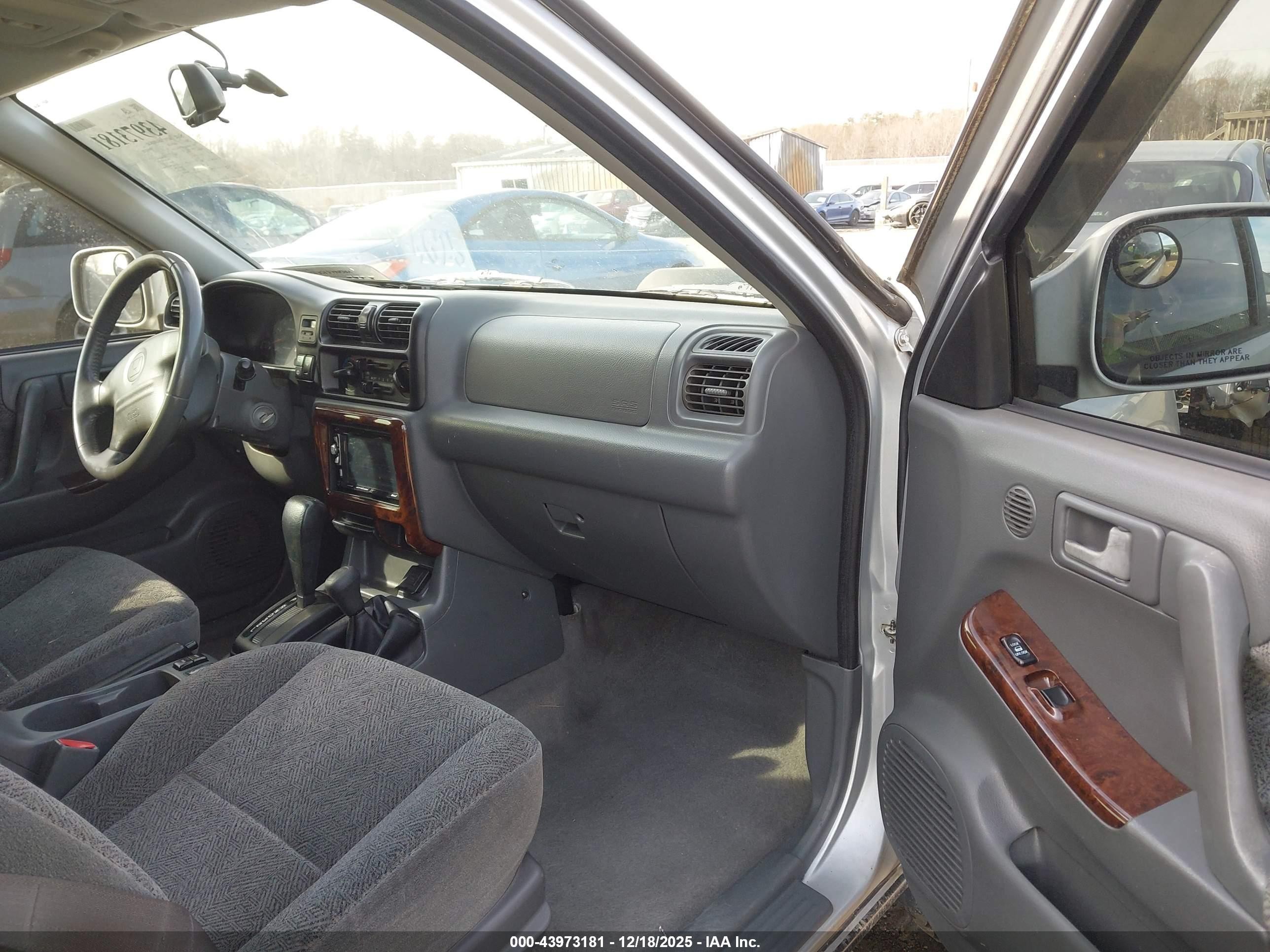2000 Honda Passport Ex/lx Silver vin: 4S6DM58W5Y4411140