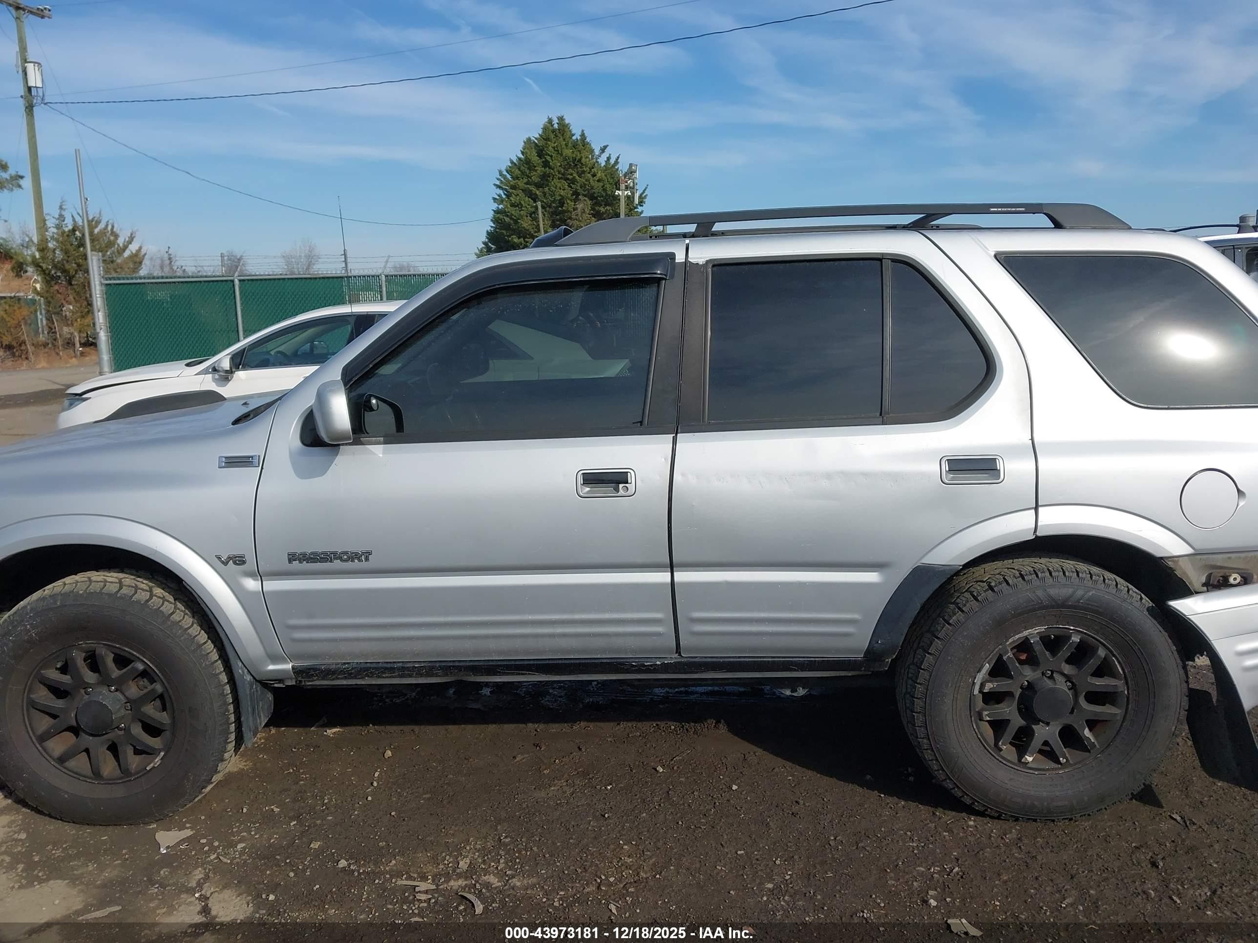 2000 Honda Passport Ex/lx Silver vin: 4S6DM58W5Y4411140