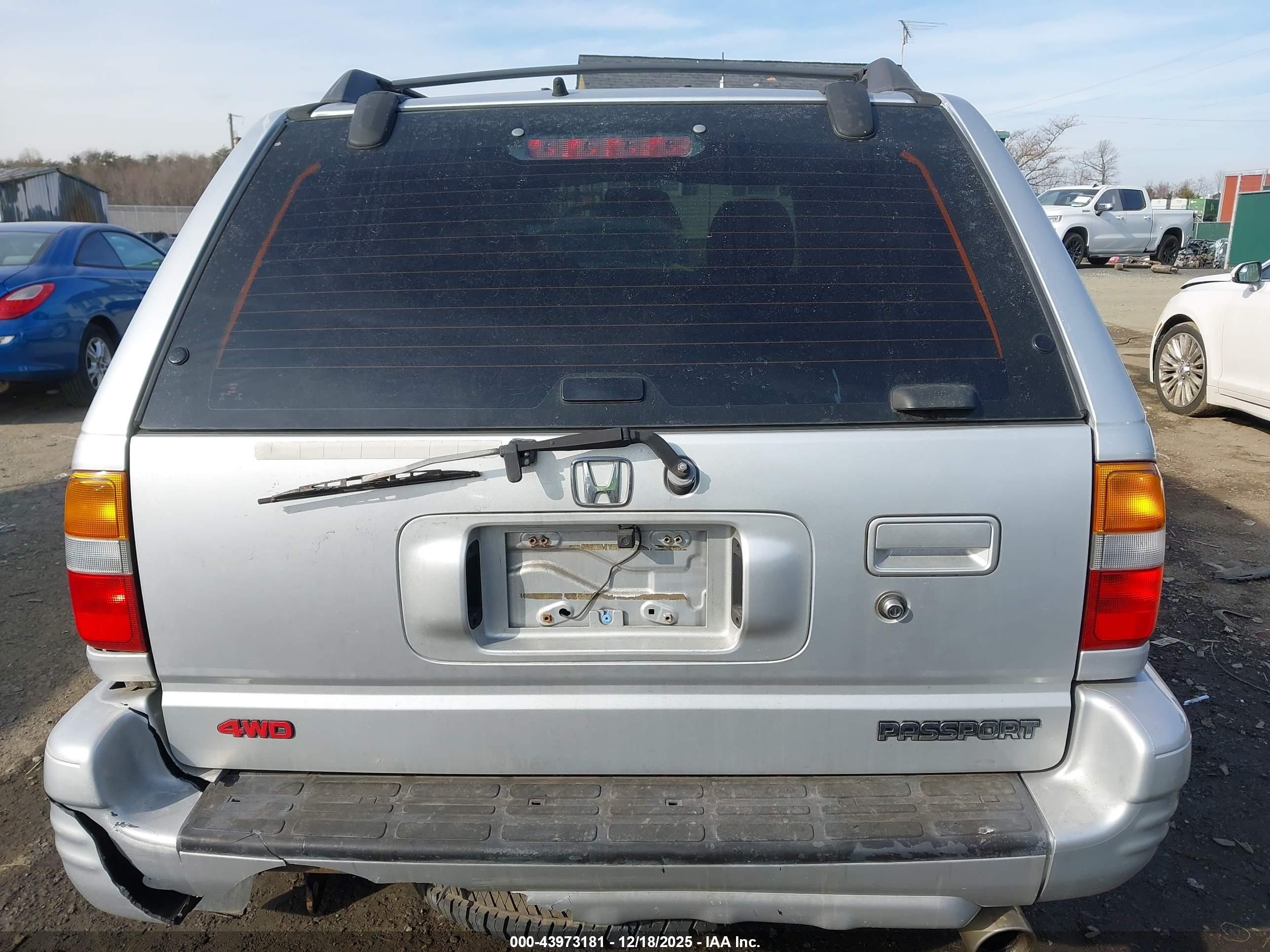 2000 Honda Passport Ex/lx Silver vin: 4S6DM58W5Y4411140