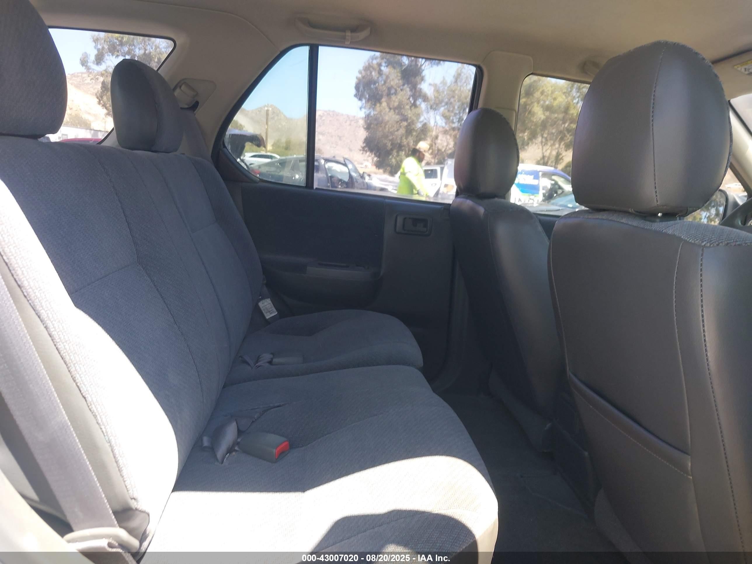 2000 Honda Passport Ex/lx Silver vin: 4S6DM58W5Y4412403