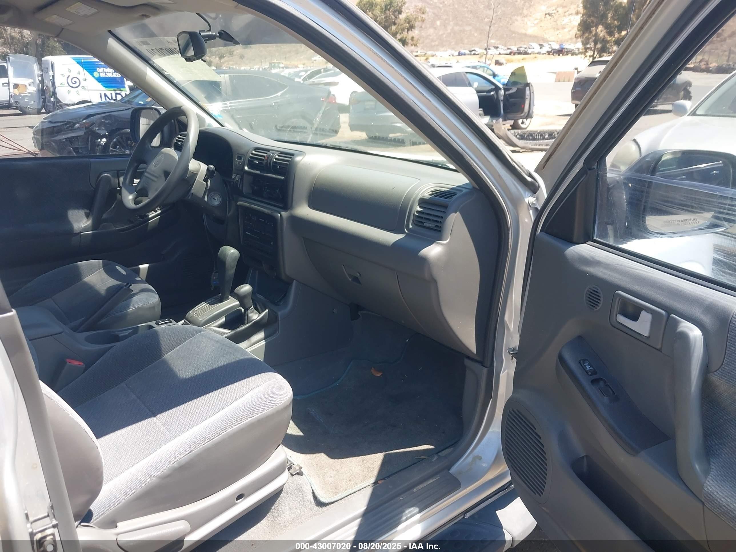 2000 Honda Passport Ex/lx Silver vin: 4S6DM58W5Y4412403