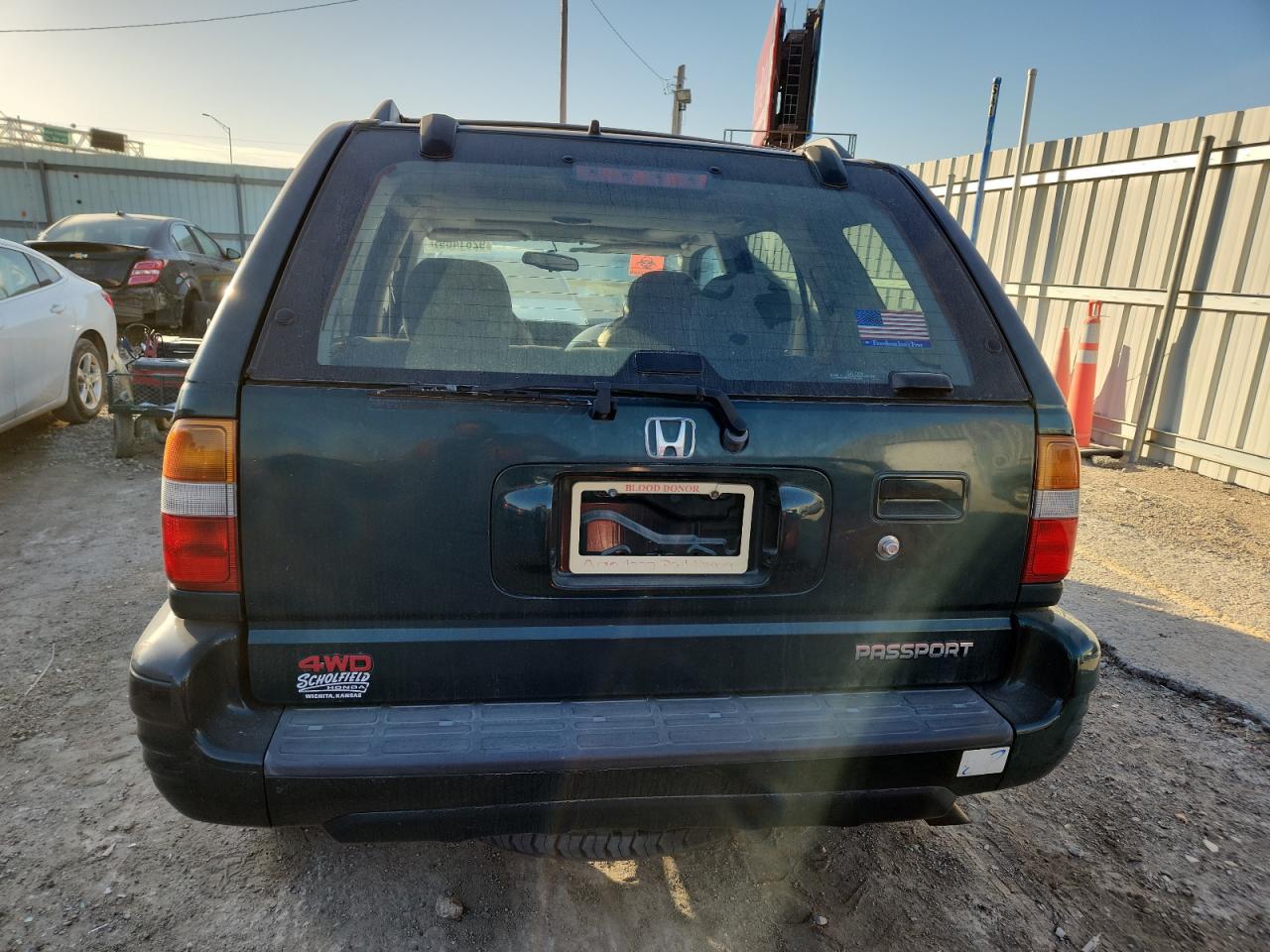 2000 Honda Passport Ex Green vin: 4S6DM58W7Y4414833