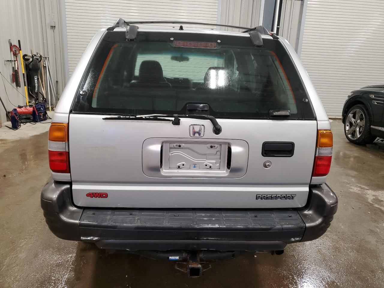 2001 Honda Passport Ex Silver vin: 4S6DM58W814406889