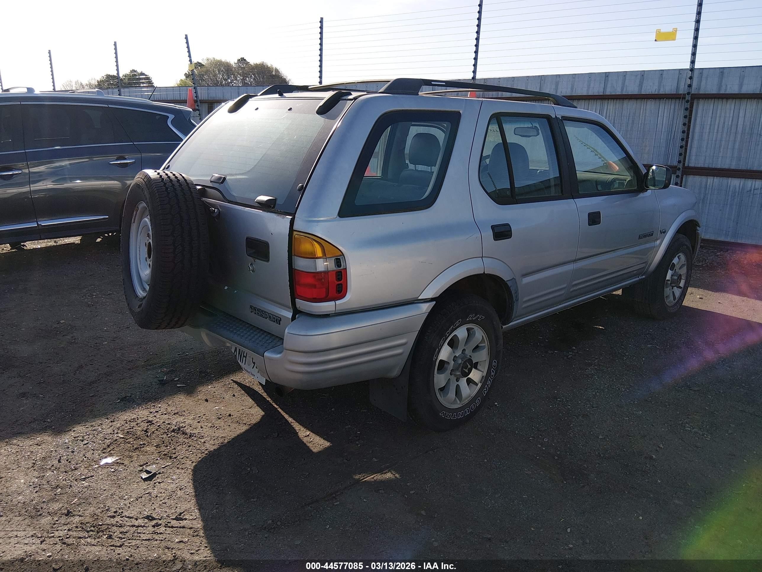 2000 Honda Passport Ex/lx Silver vin: 4S6DM58W9Y4409617