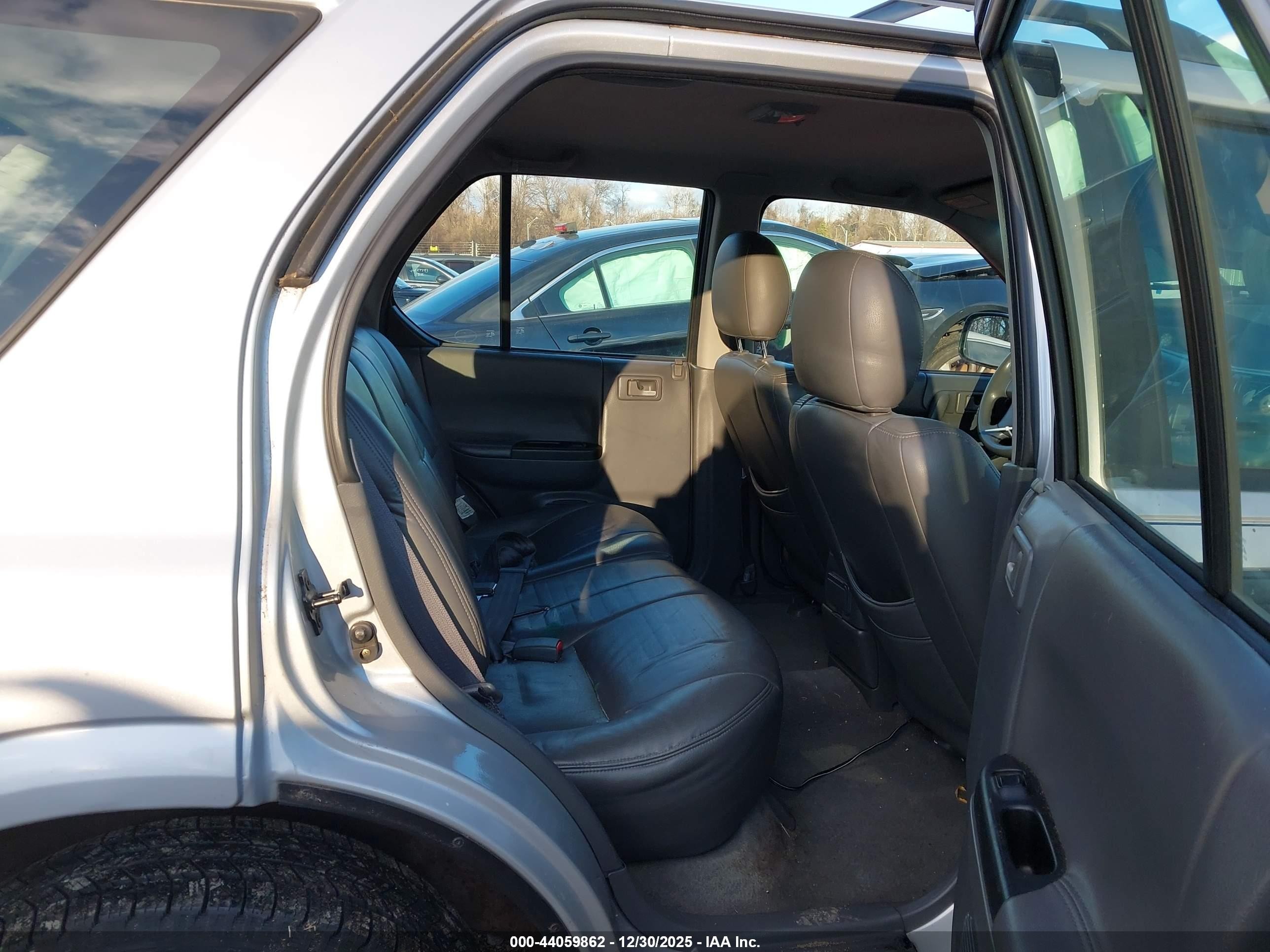 2001 Honda Passport Ex/lx Silver vin: 4S6DM58WX14412676
