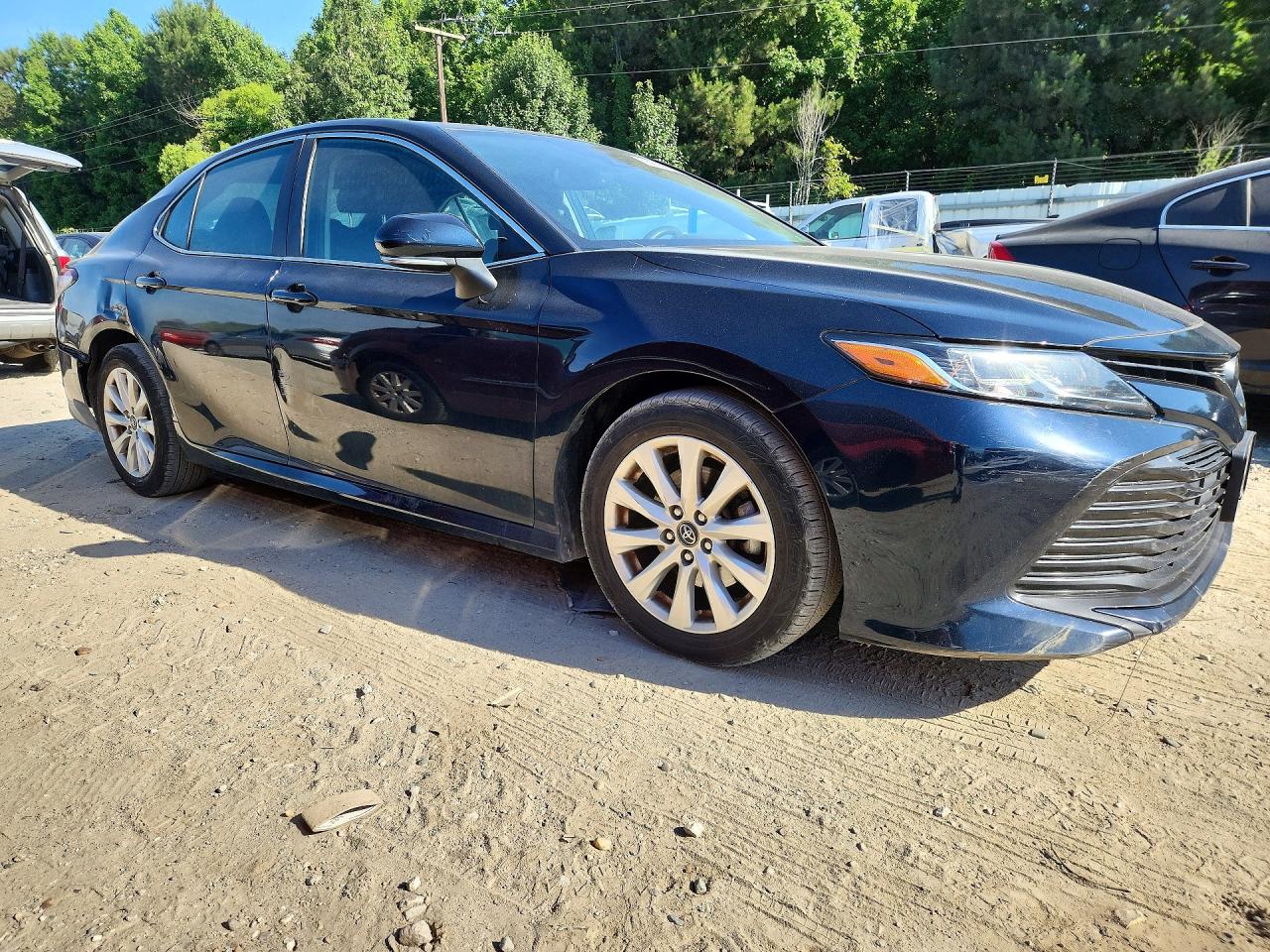 2019 Toyota Camry Le Teal vin: 4T1B11HK2KU238182