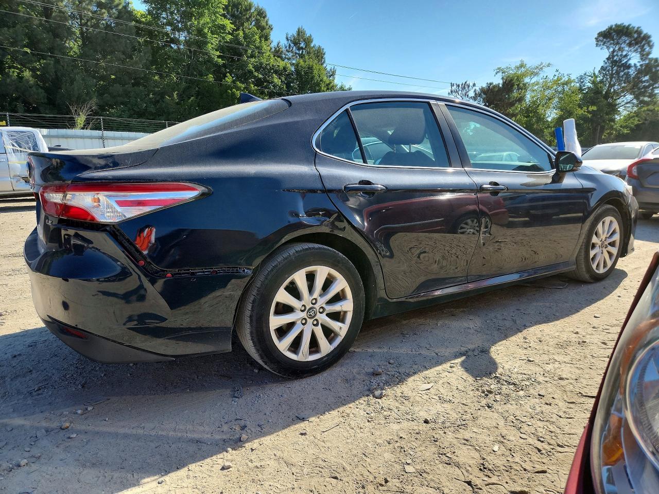 2019 Toyota Camry Le Teal vin: 4T1B11HK2KU238182