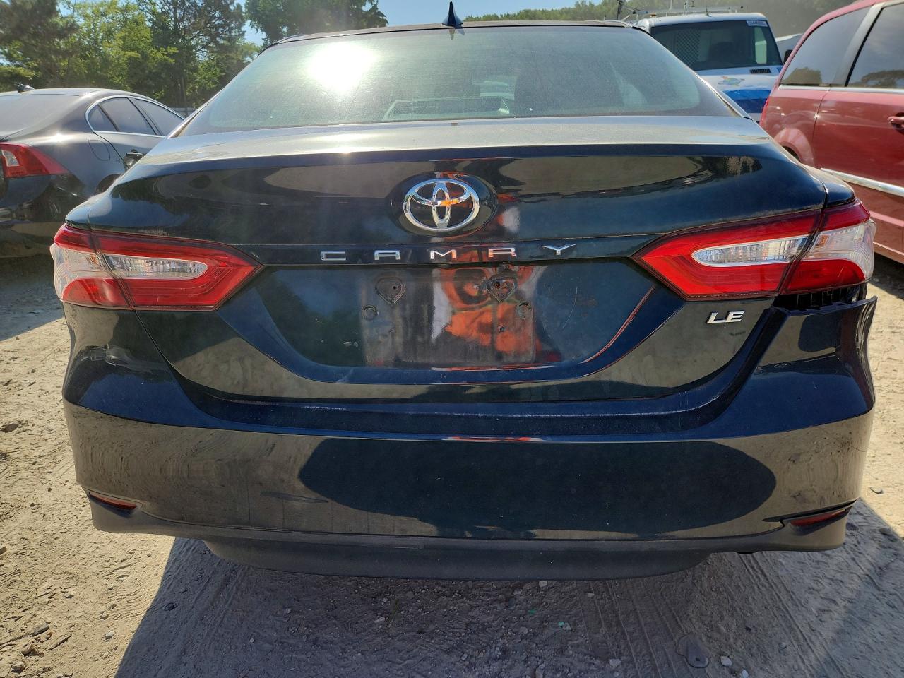 2019 Toyota Camry Le Teal vin: 4T1B11HK2KU238182