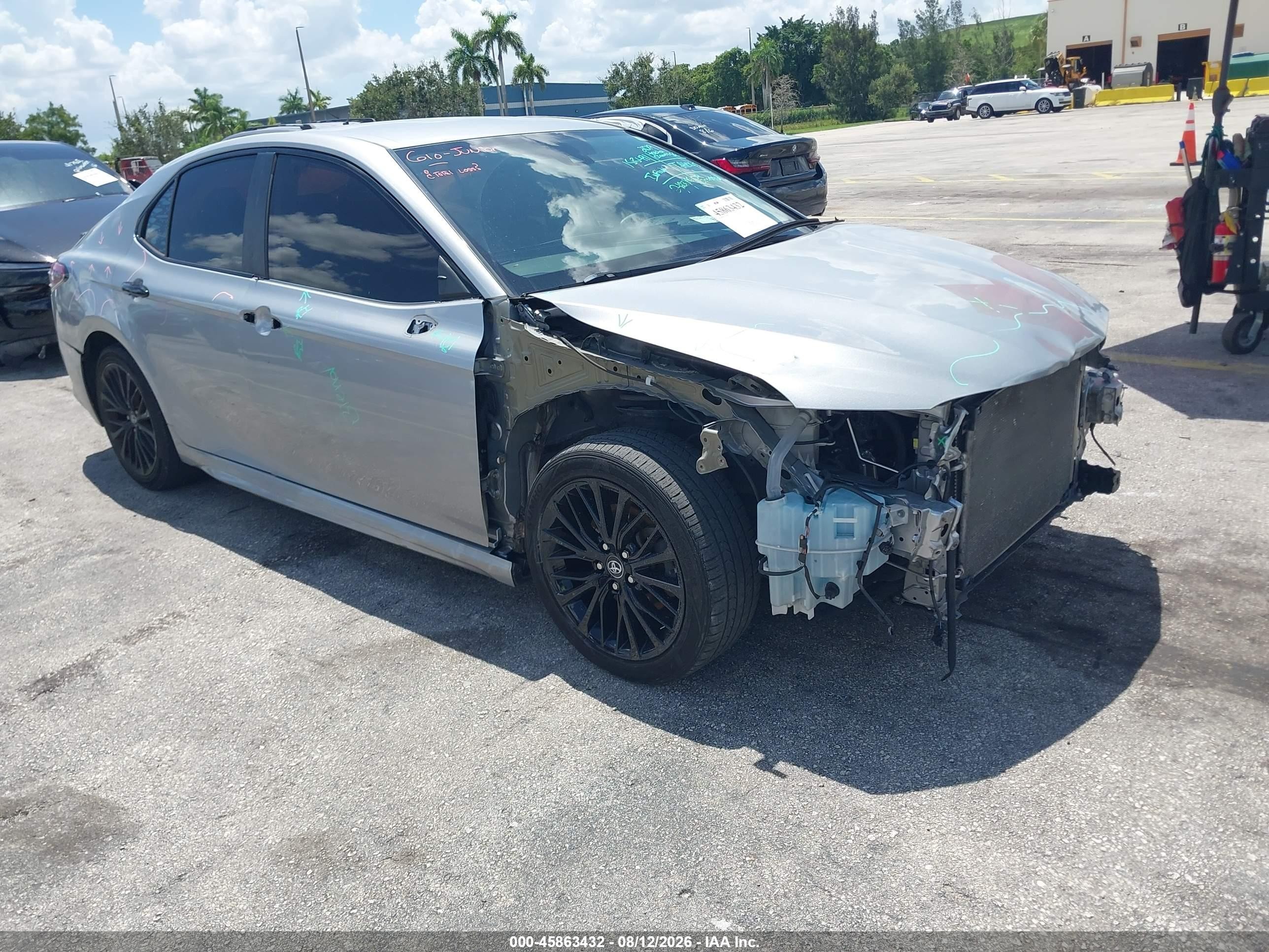 2019 Toyota Camry Se Silver vin: 4T1B11HK2KU244760