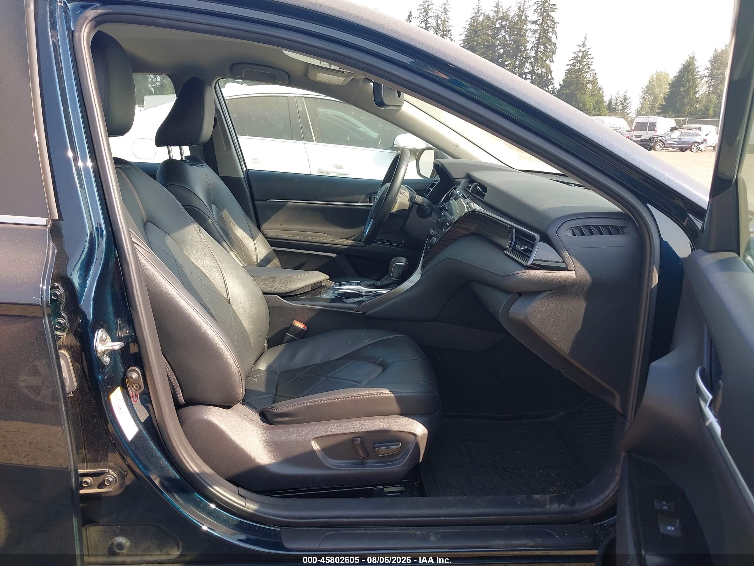 2019 Toyota Camry Xle Blue vin: 4T1B11HK2KU740660