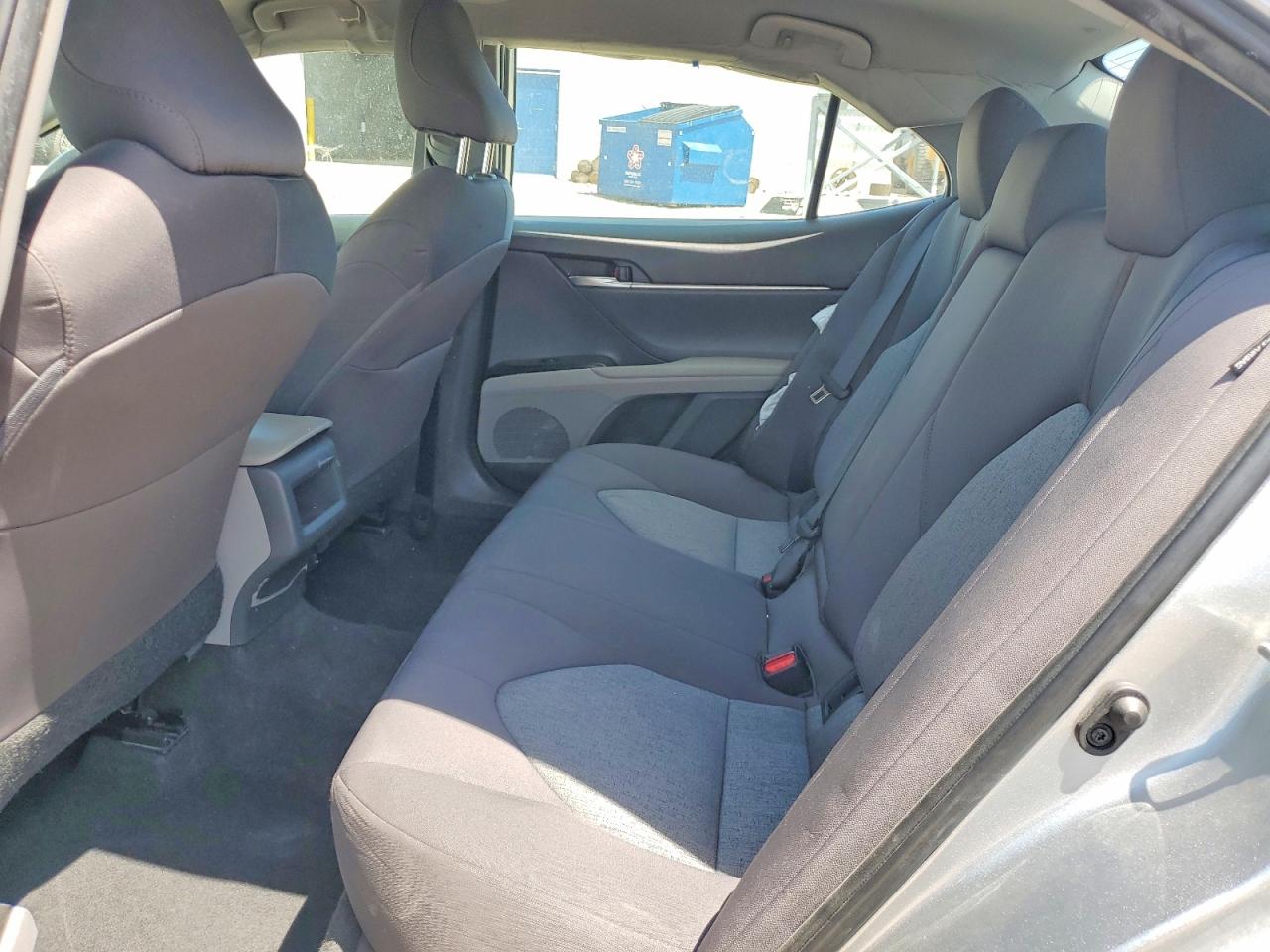 2019 Toyota Camry Le Серебряный vin: 4T1B11HK2KU790698