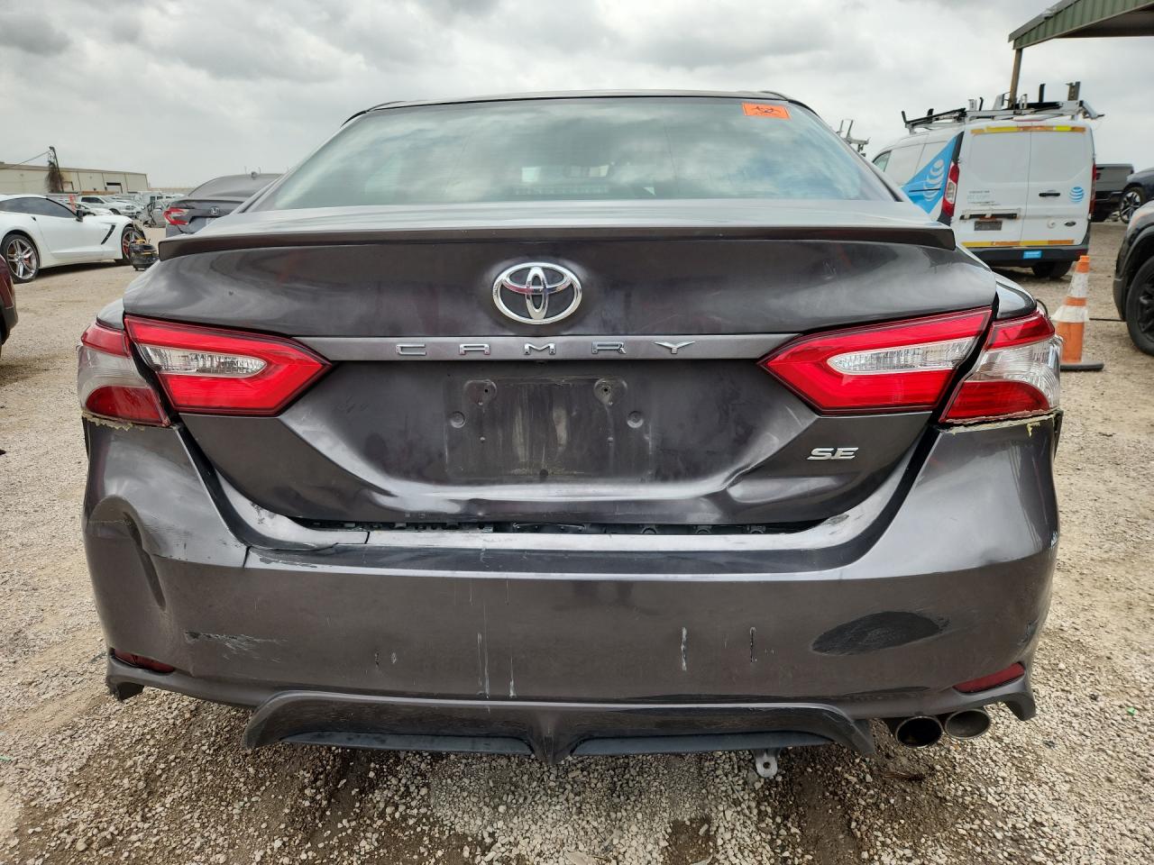 2018 Toyota Camry Se Gray vin: 4T1B11HK3JU552955 Damage: Deck Lid, Dent(S) W/ Paint Dmg, > 12 Inches