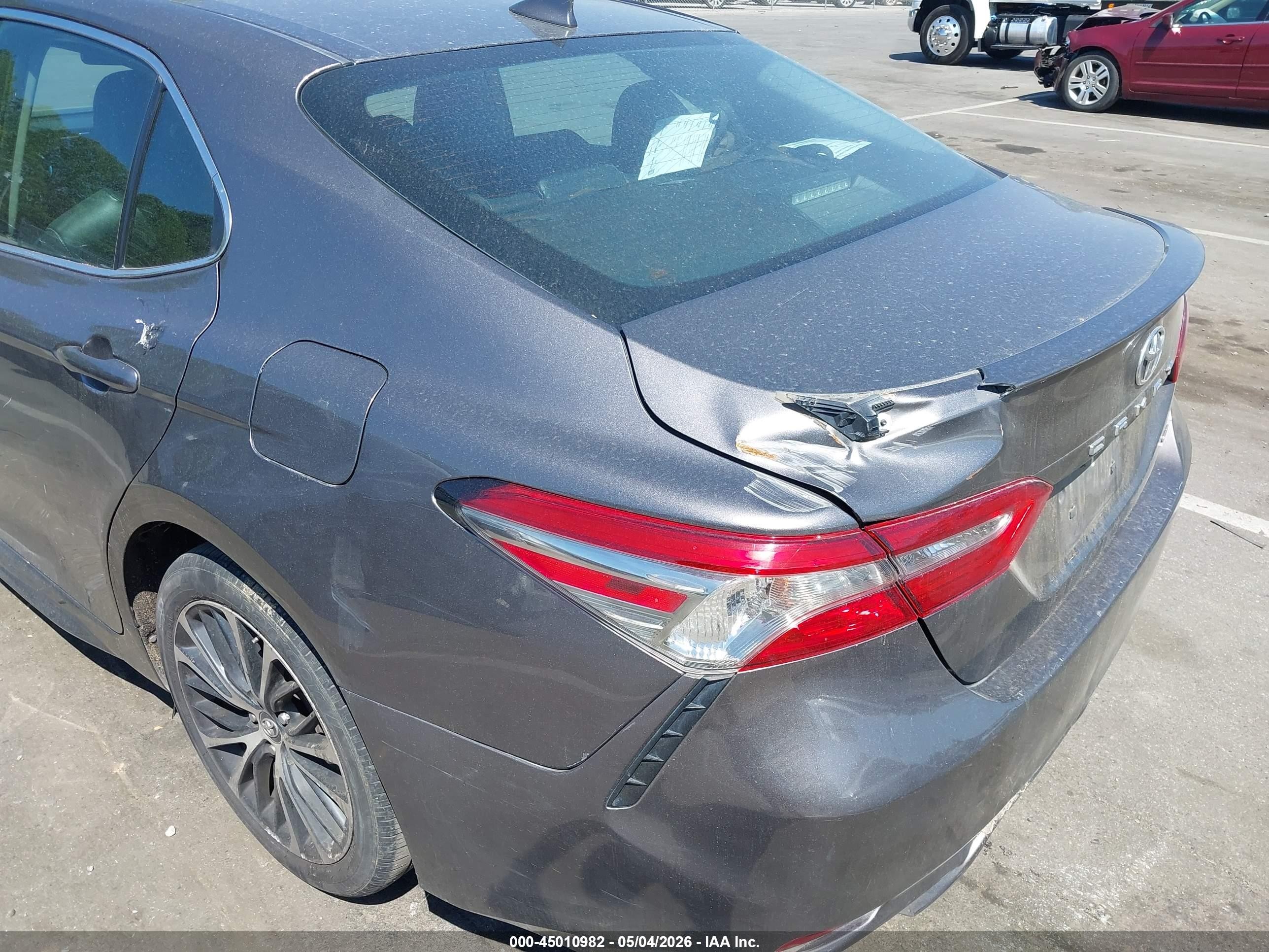 2019 Toyota Camry Se Gray vin: 4T1B11HK3KU174881