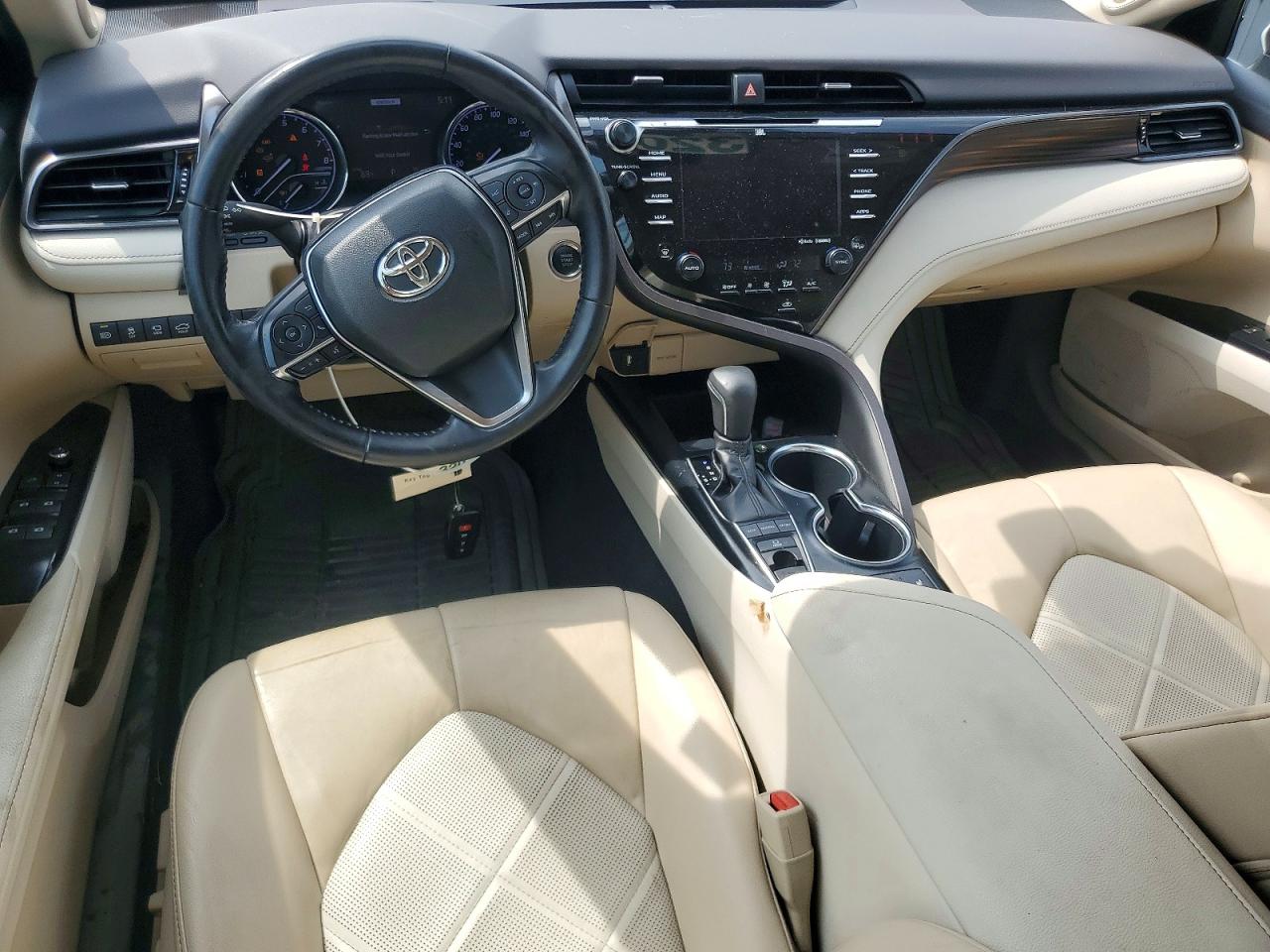 2019 Toyota Camry Xle White vin: 4T1B11HK3KU701639