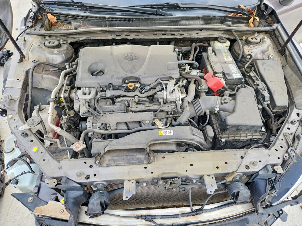 2018 Toyota Camry Le Gray vin: 4T1B11HK4JU136123